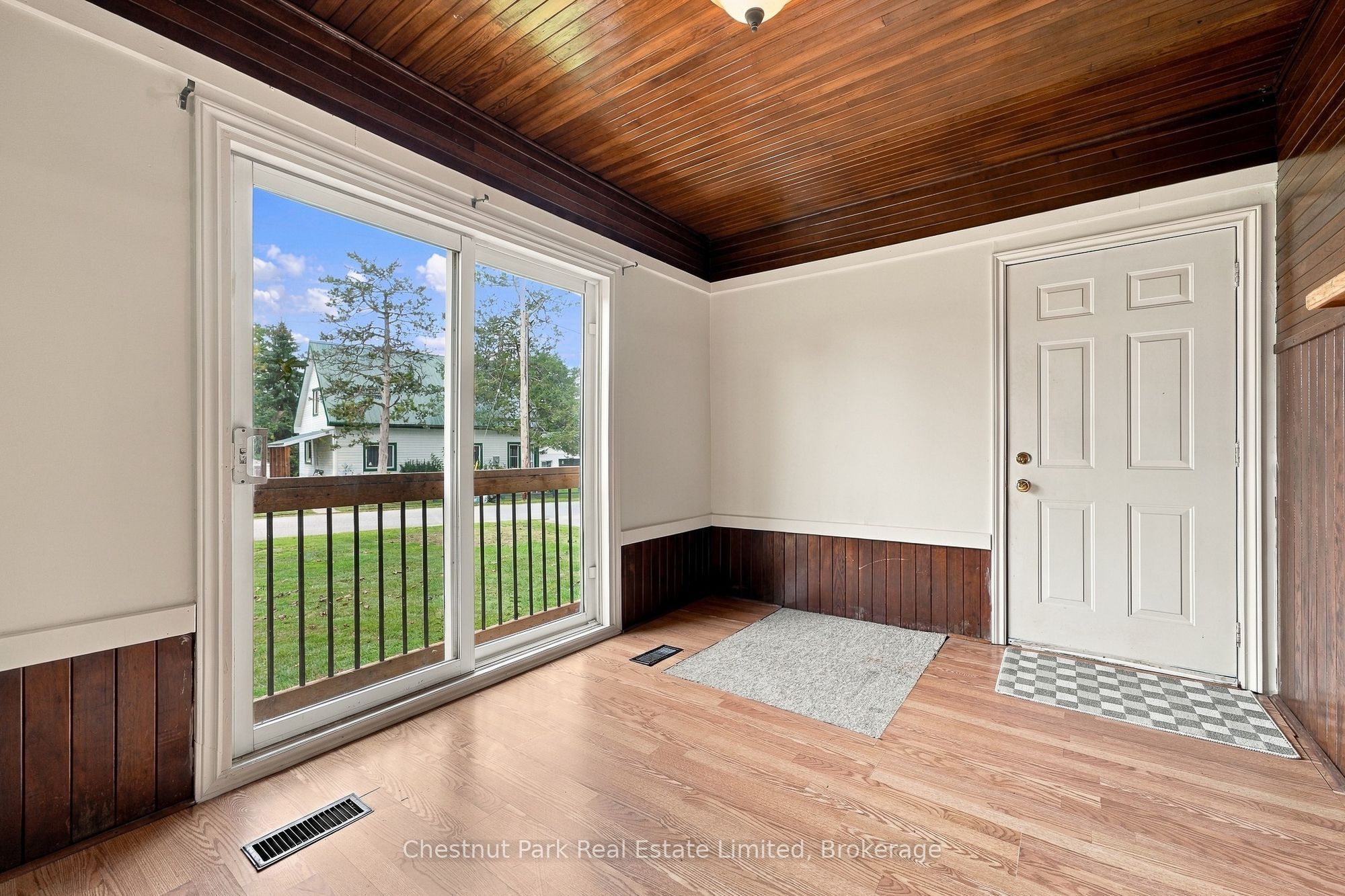 10 Northport Street Property Photo 4