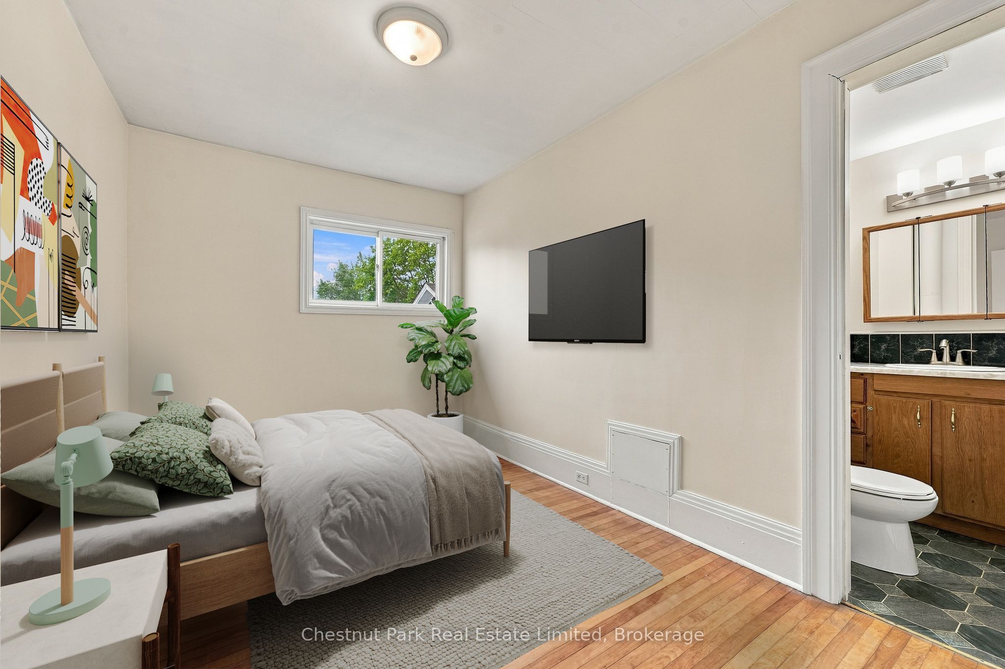 10 Northport Street Property Photo 13