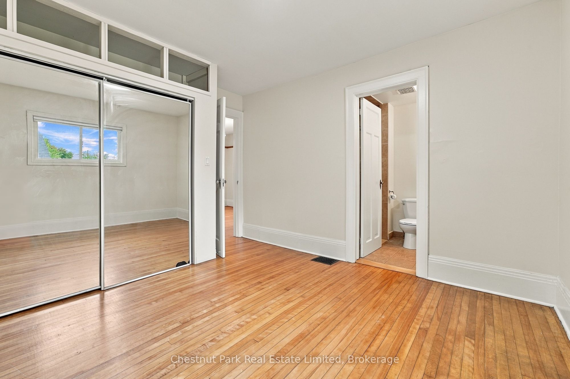 10 Northport Street Property Photo 16