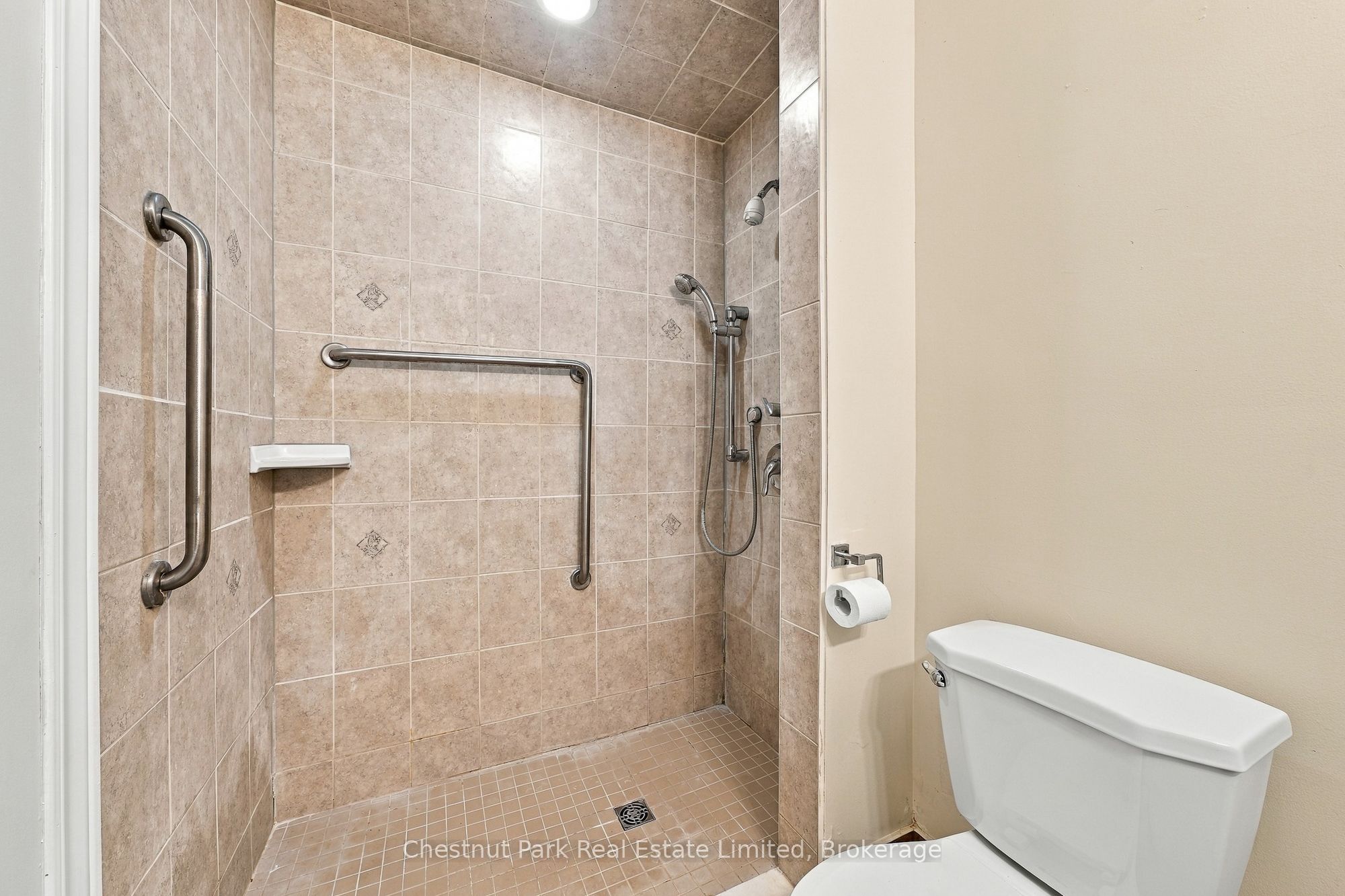 10 Northport Street Property Photo 17