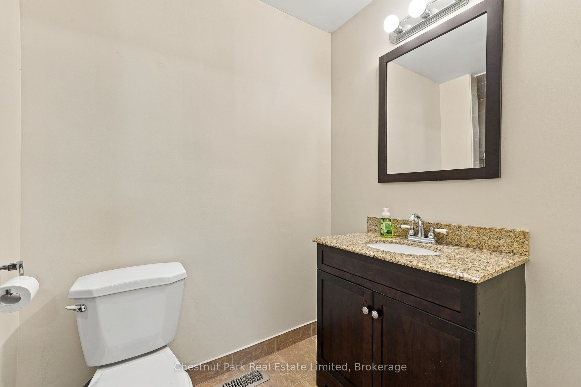 10 Northport Street Property Photo 18
