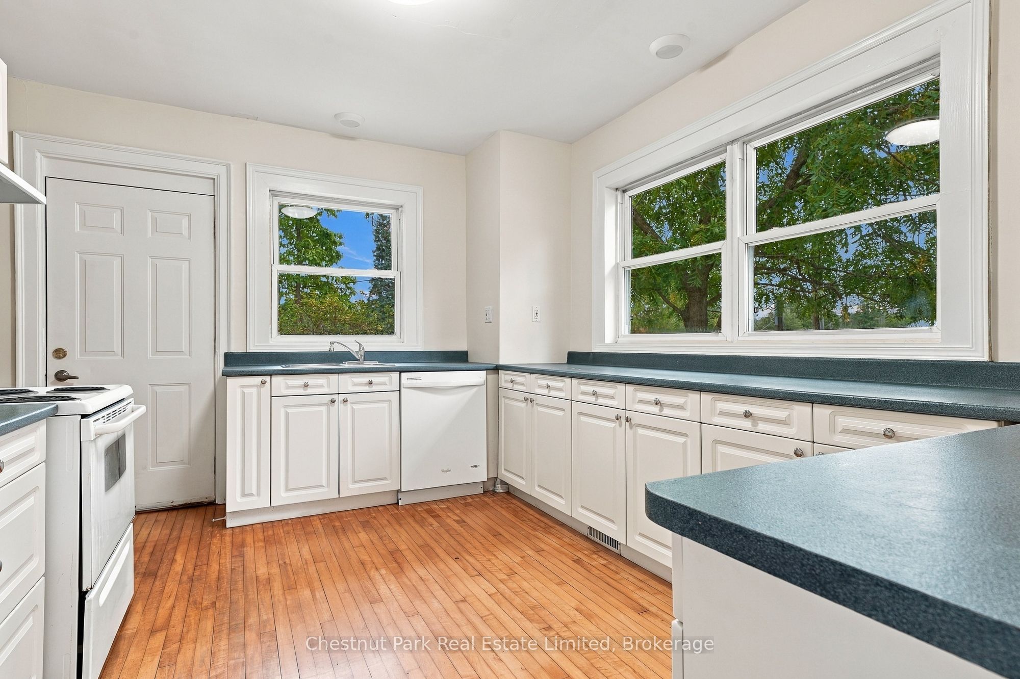 10 Northport Street Property Photo 21