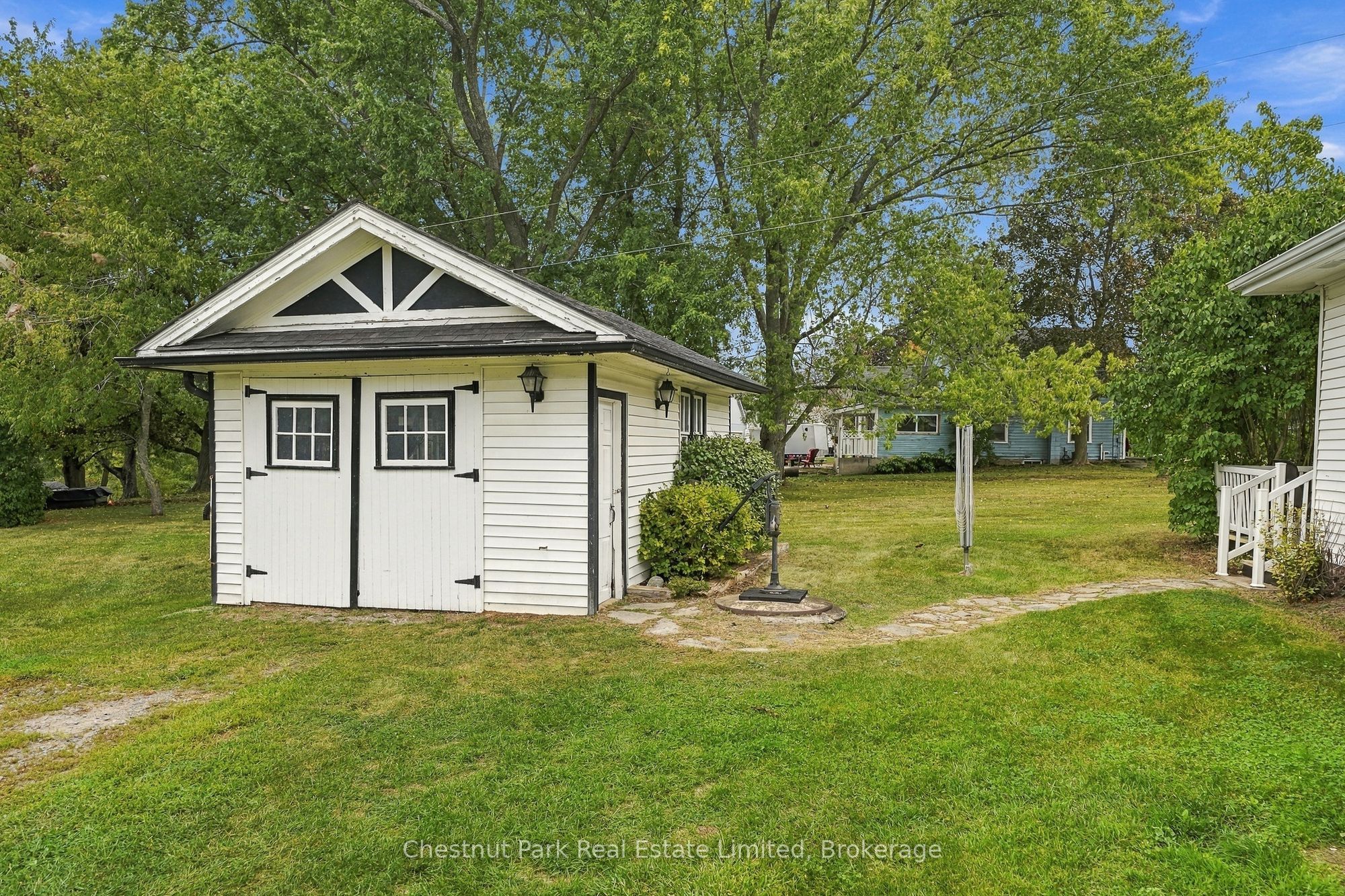 10 Northport Street Property Photo 32