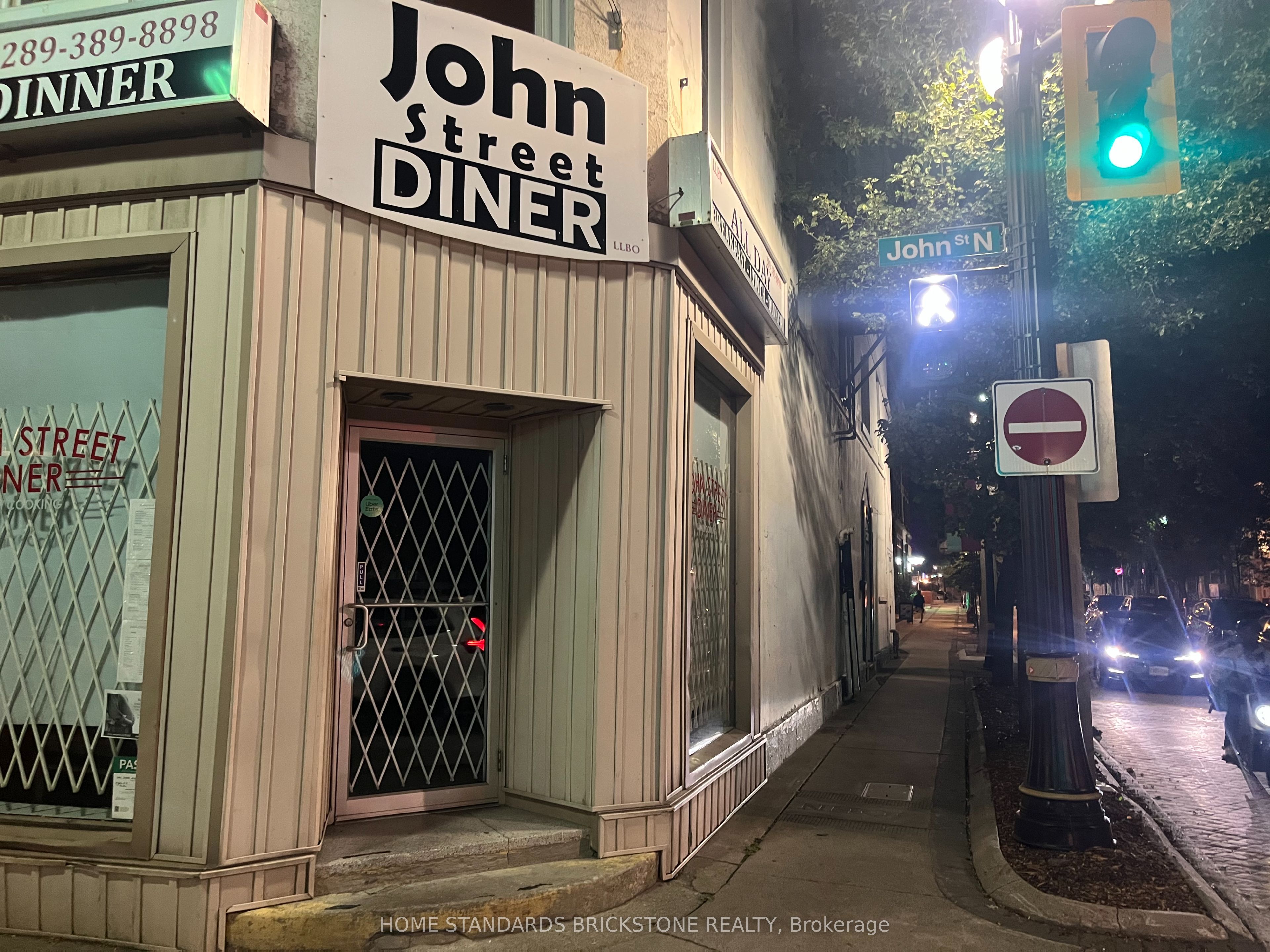 29 John Street N Property Photo 2