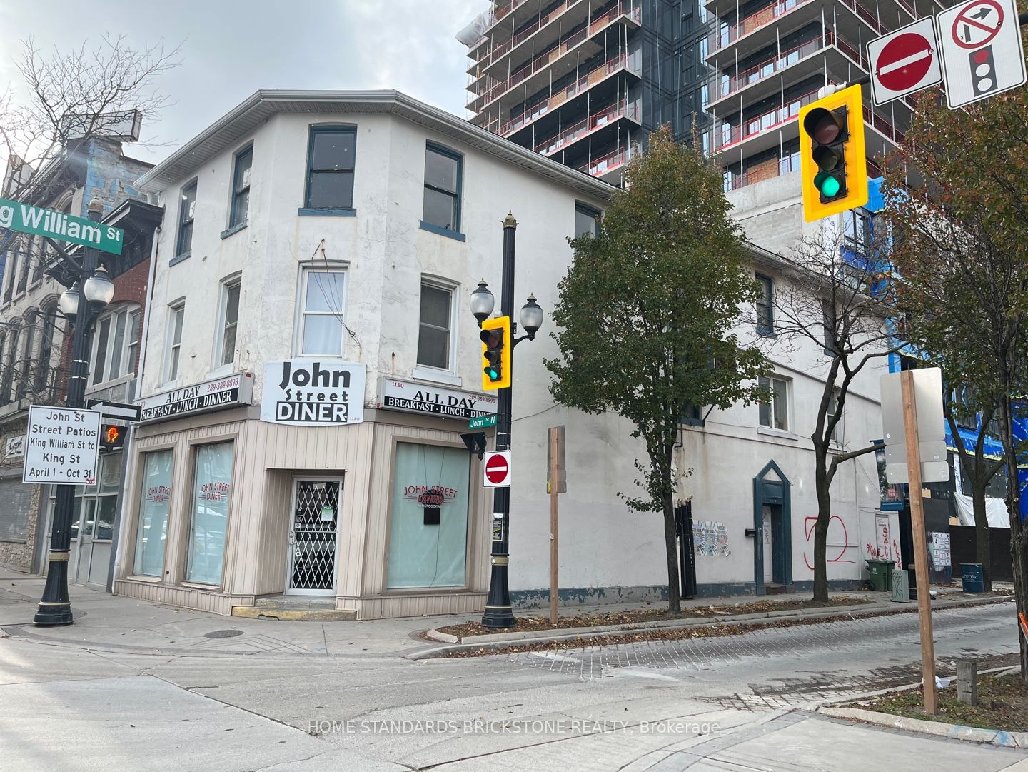 29 John Street N Property Photo 10
