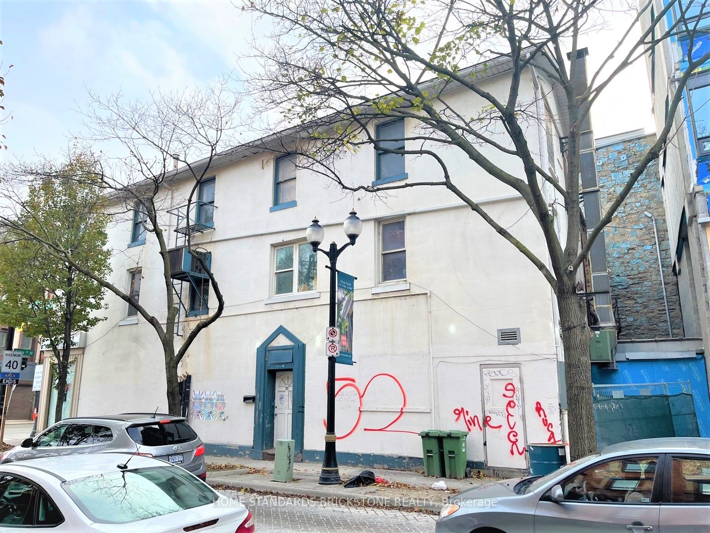 29 John Street N Property Photo 11