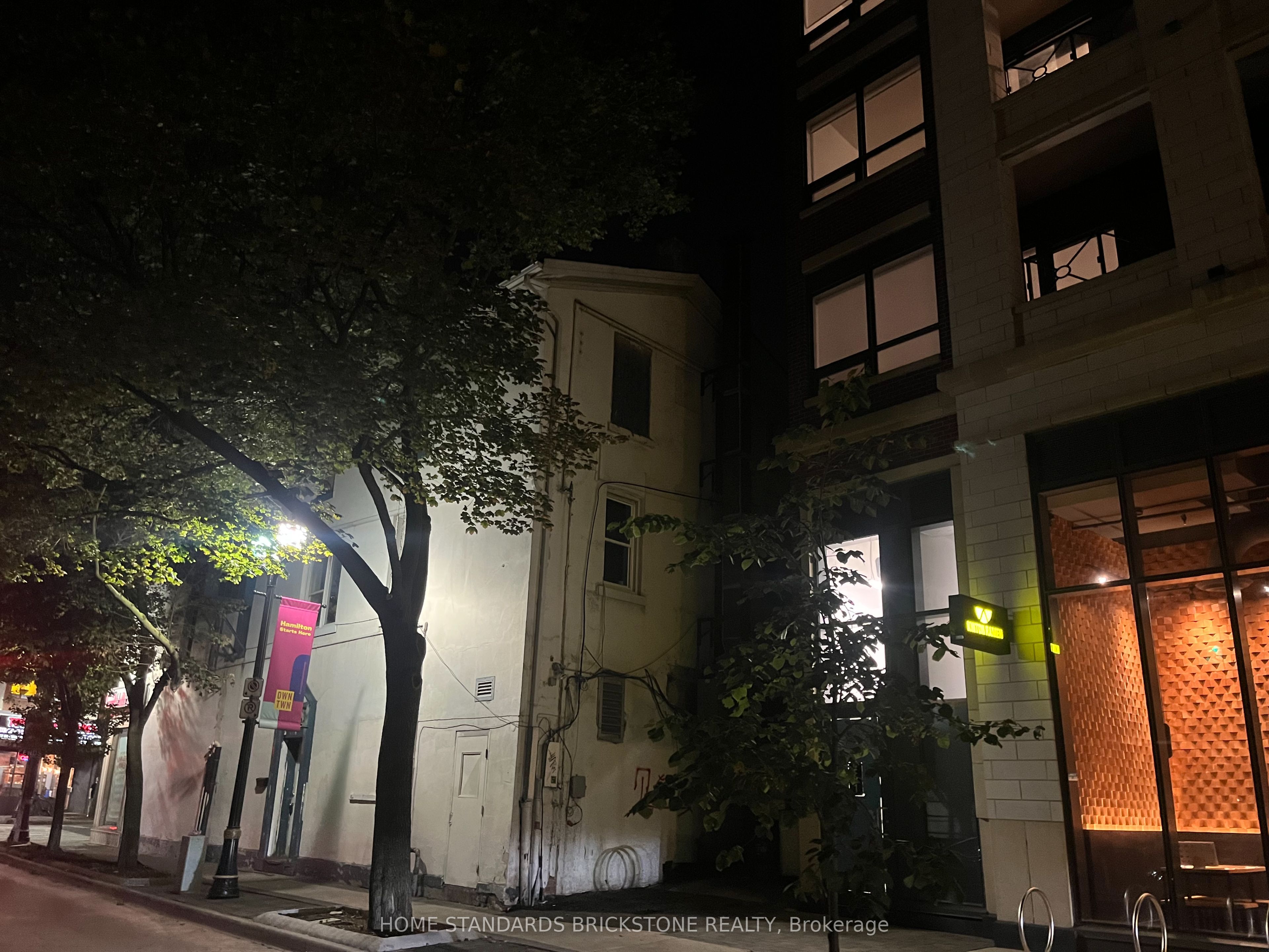 29 John Street N Property Photo 14