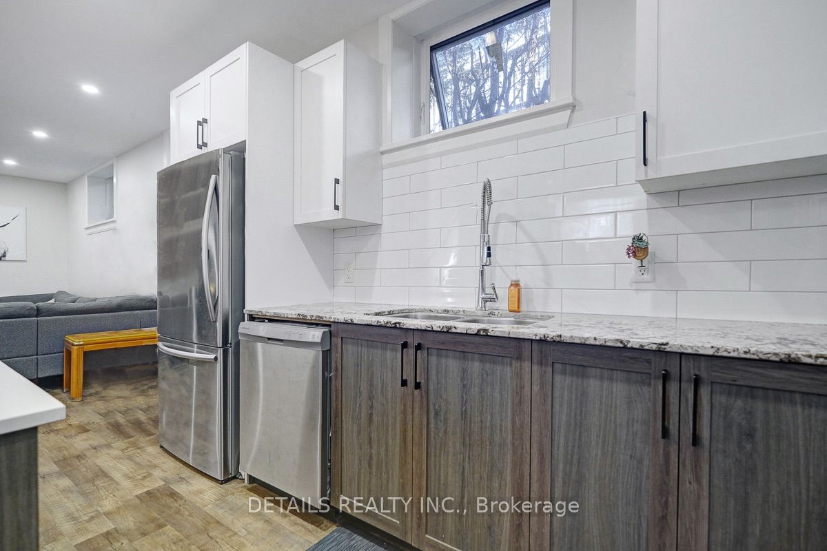 2565 Page Road Property Photo 3