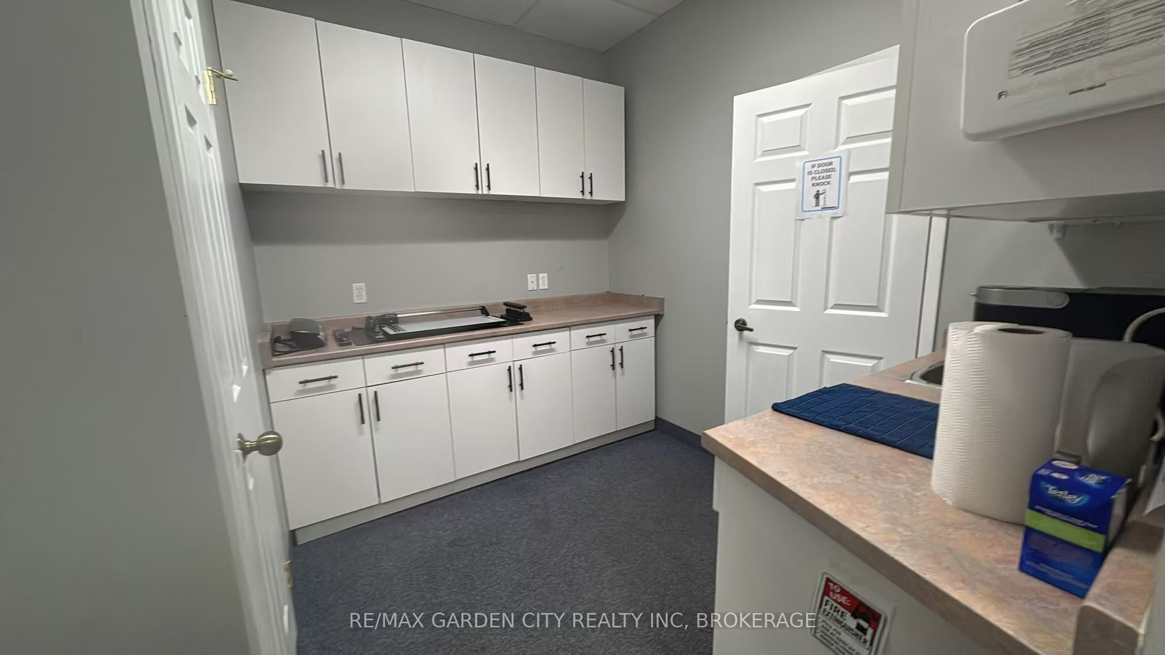 595 Carlton Street 22 Property Photo 8