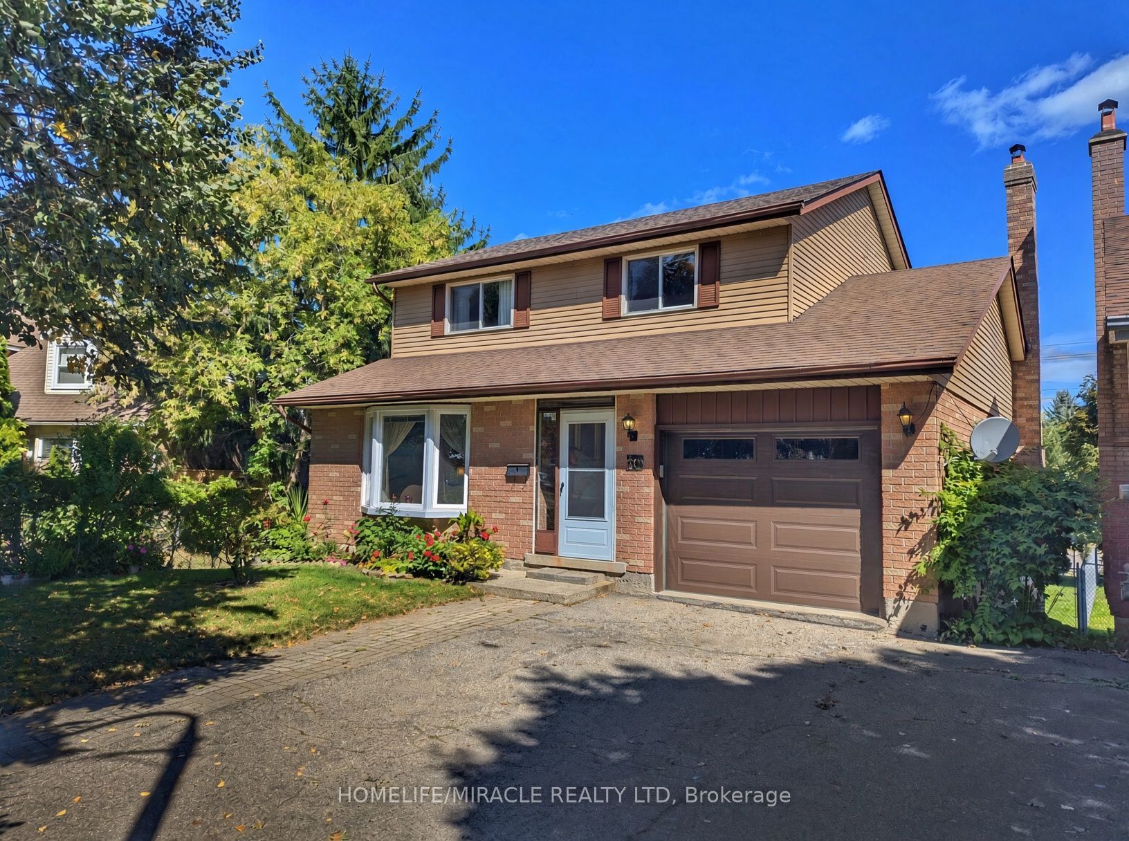 56 Scenic Wood Crescent Property Photo 1