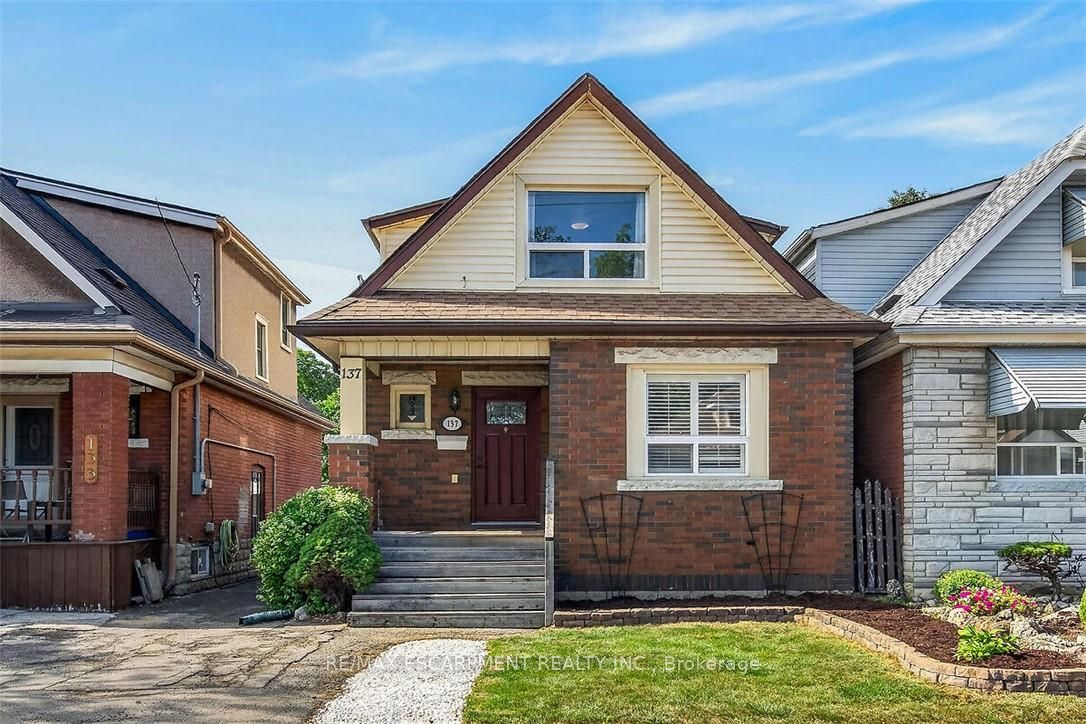 137 Cope Street Property Photo 1