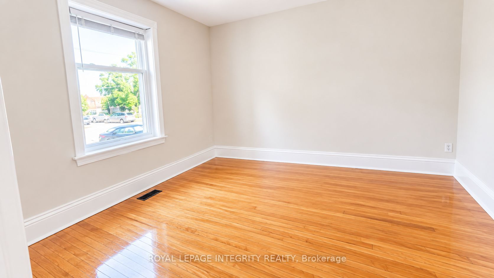 444 Gladstone Avenue Property Photo 3