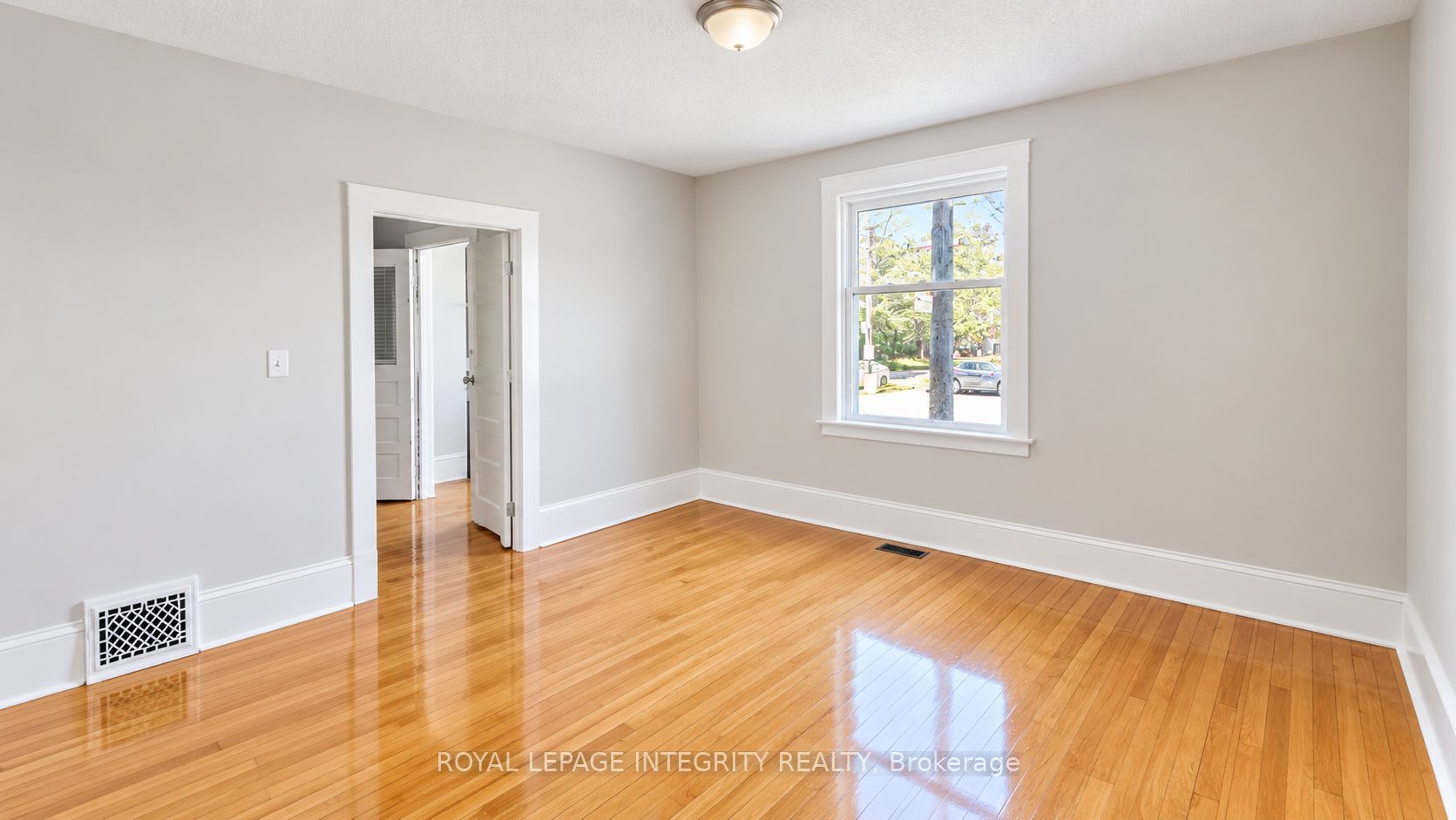 444 Gladstone Avenue Property Photo 4