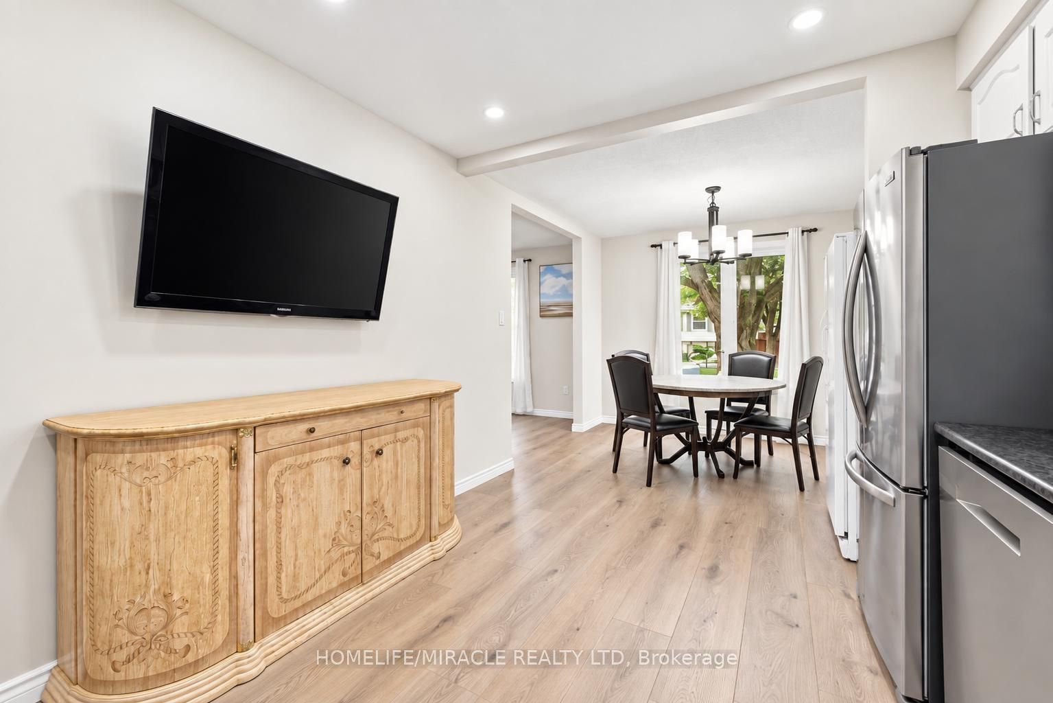 365 Blue Forest Drive Property Photo 6