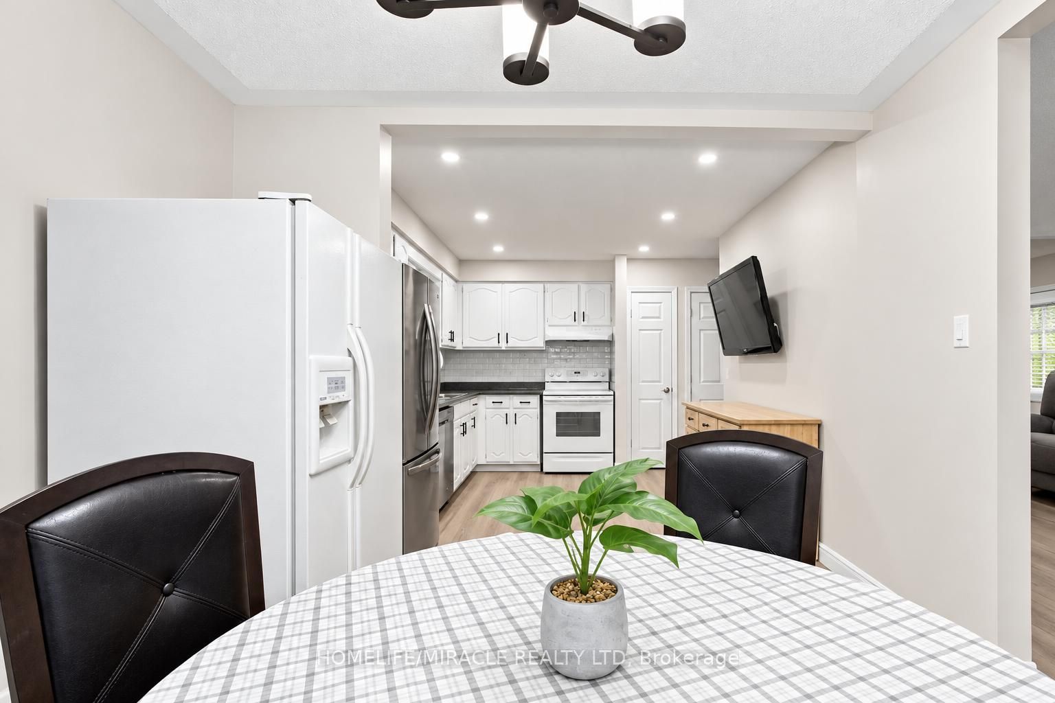 365 Blue Forest Drive Property Photo 10