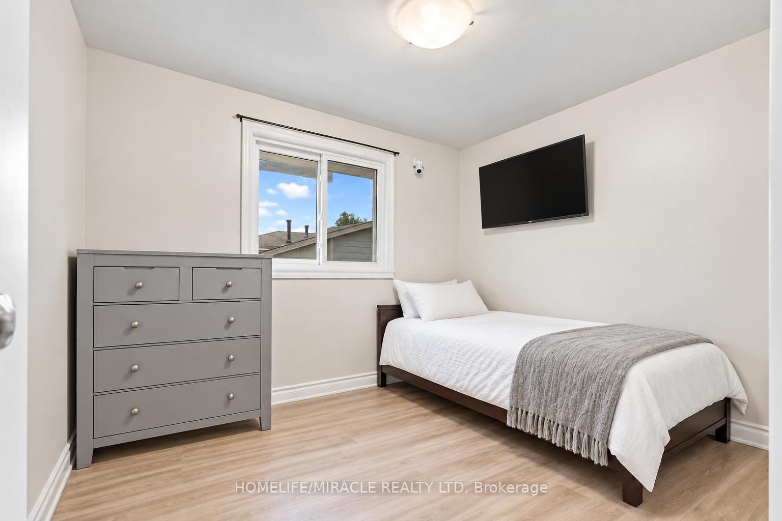 365 Blue Forest Drive Property Photo 15