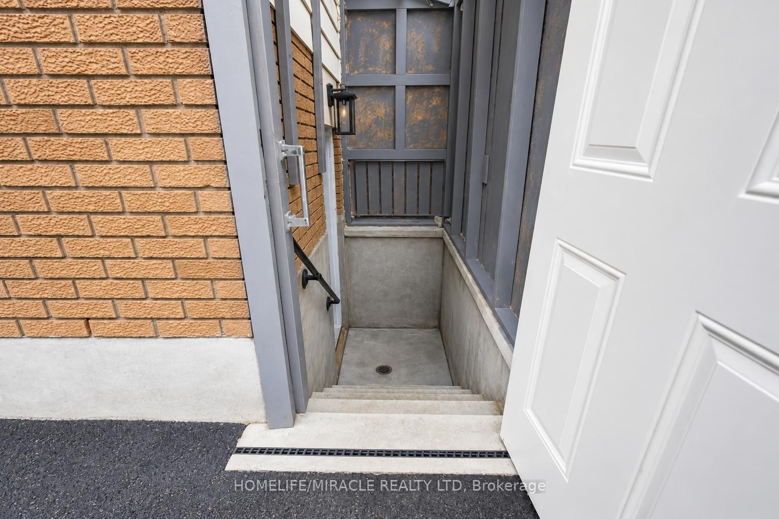 365 Blue Forest Drive Property Photo 25