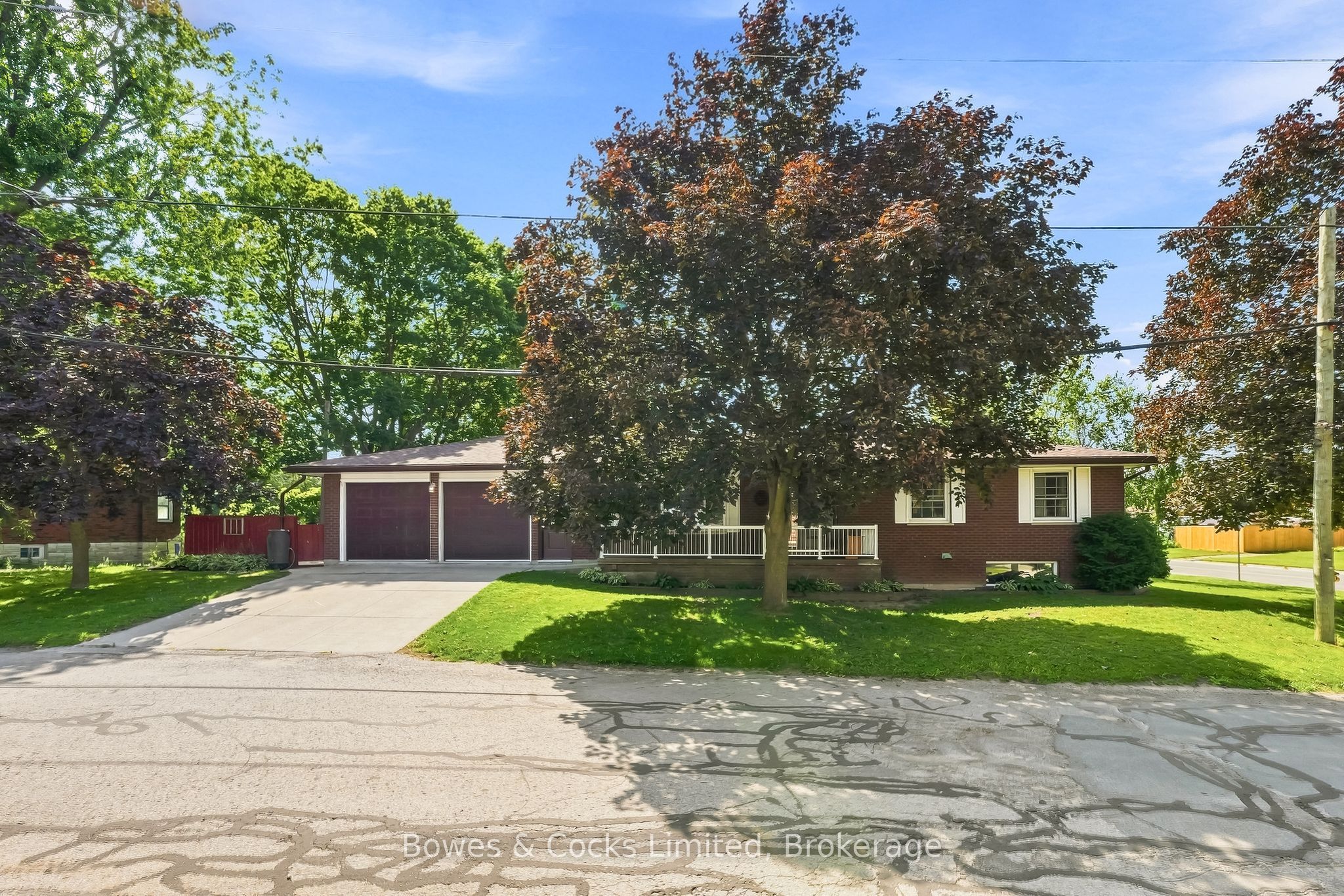687 Lundy's Lane Property Photo 1