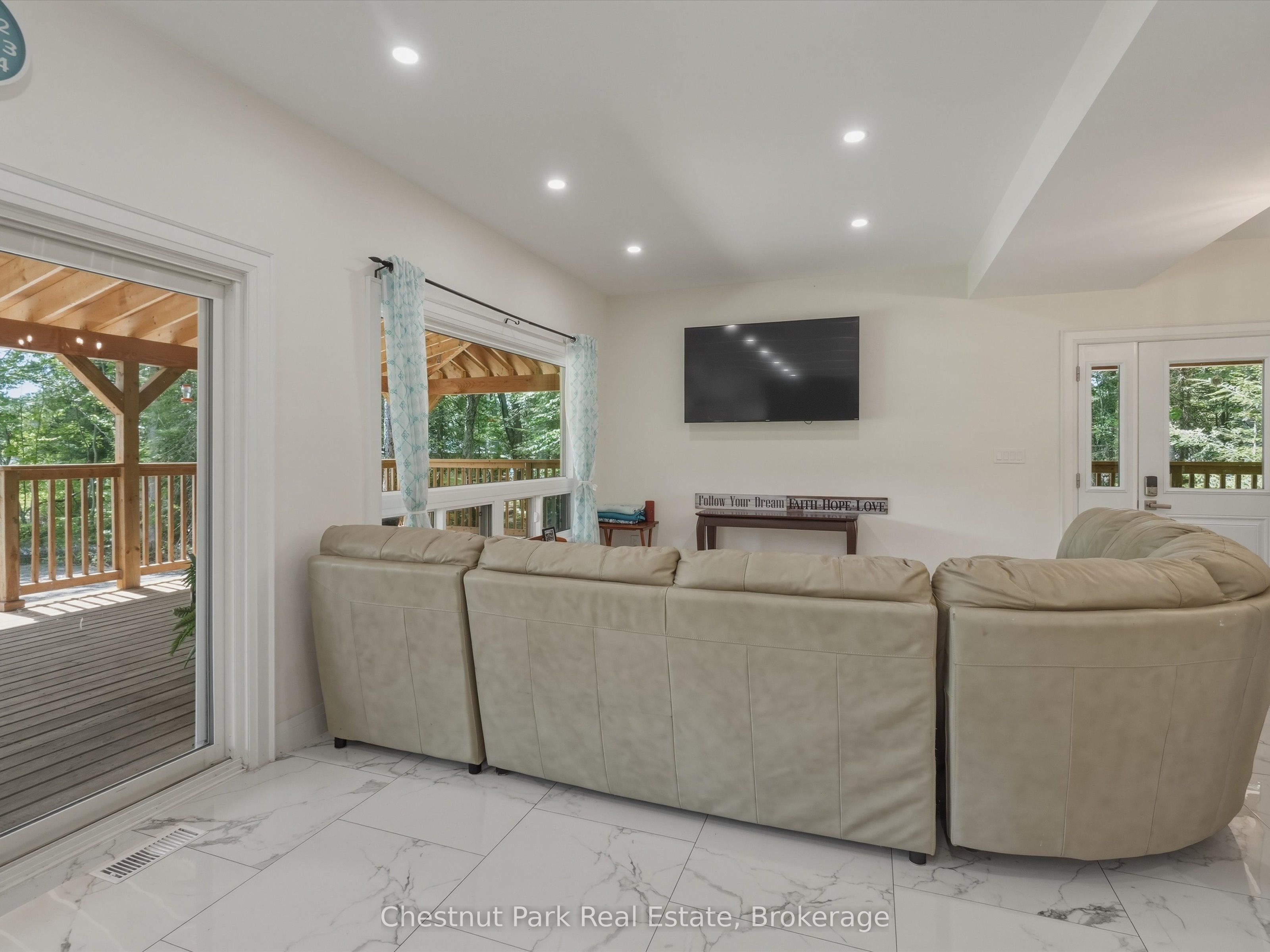 1013 Goodlife Lane Property Photo 10