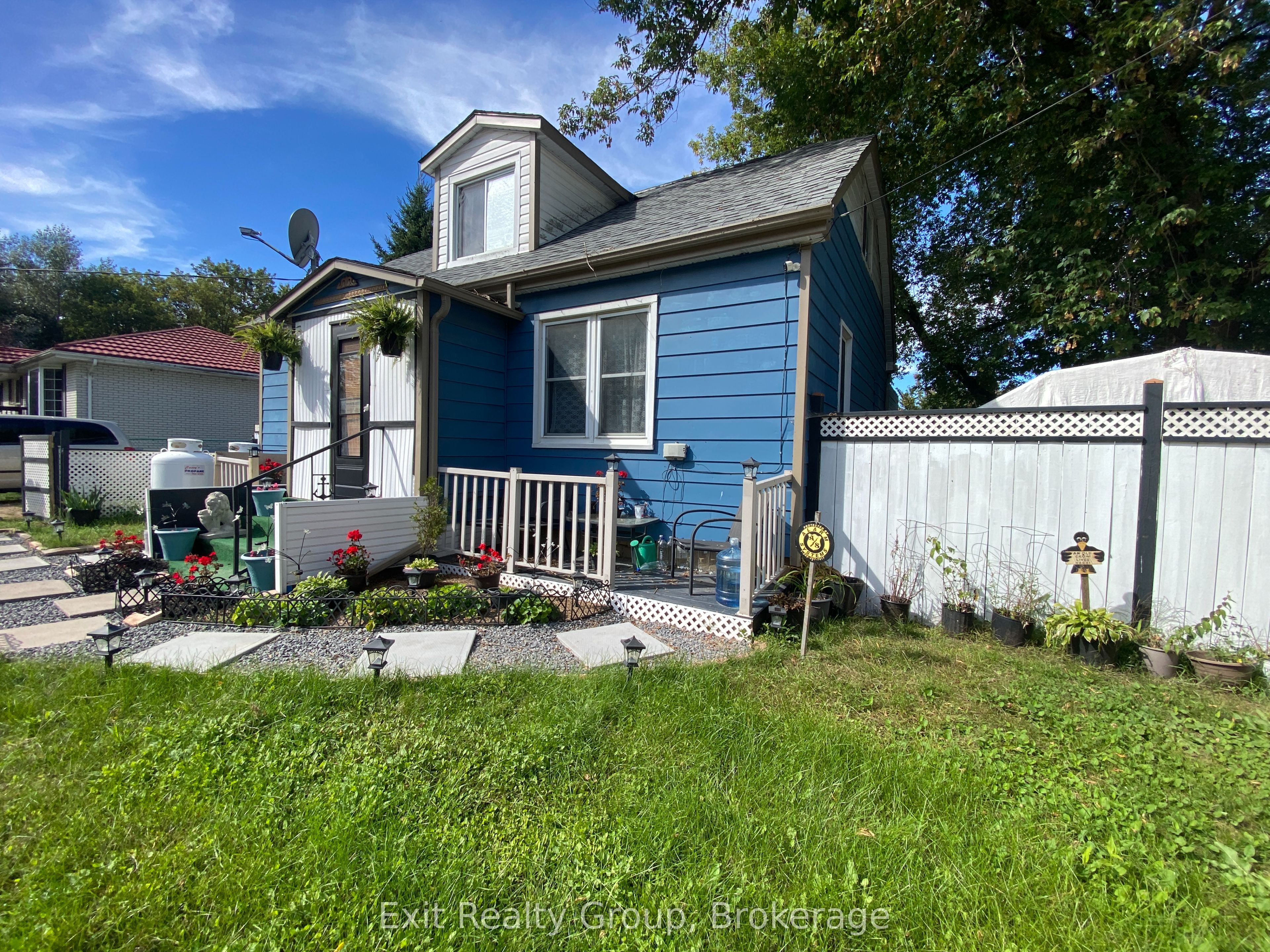 33 Glastonbury Road Property Photo 2