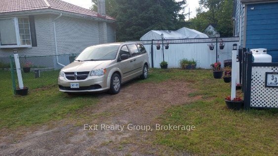 33 Glastonbury Road Property Photo 6