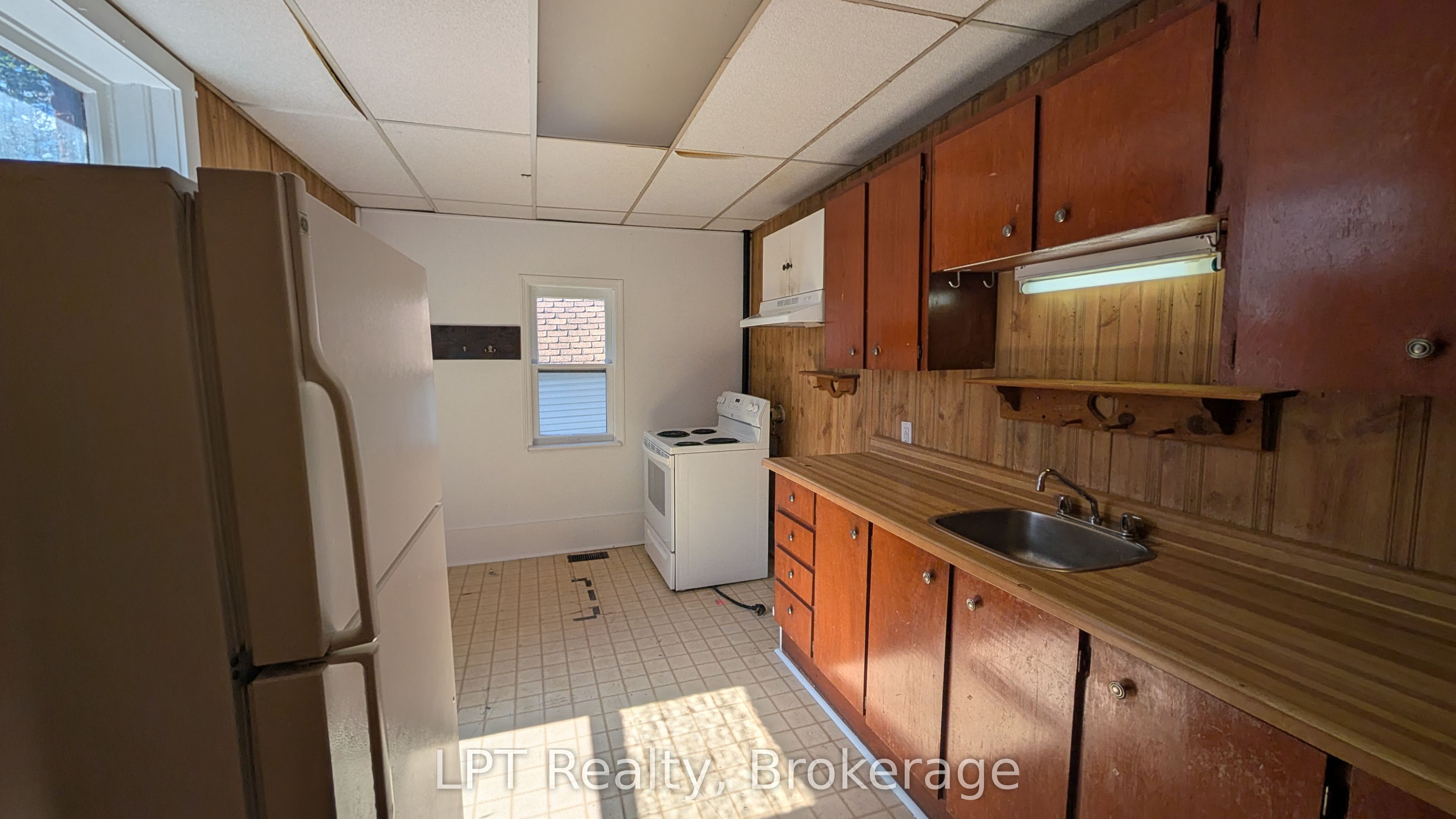 265 Bethune Street Property Photo 4