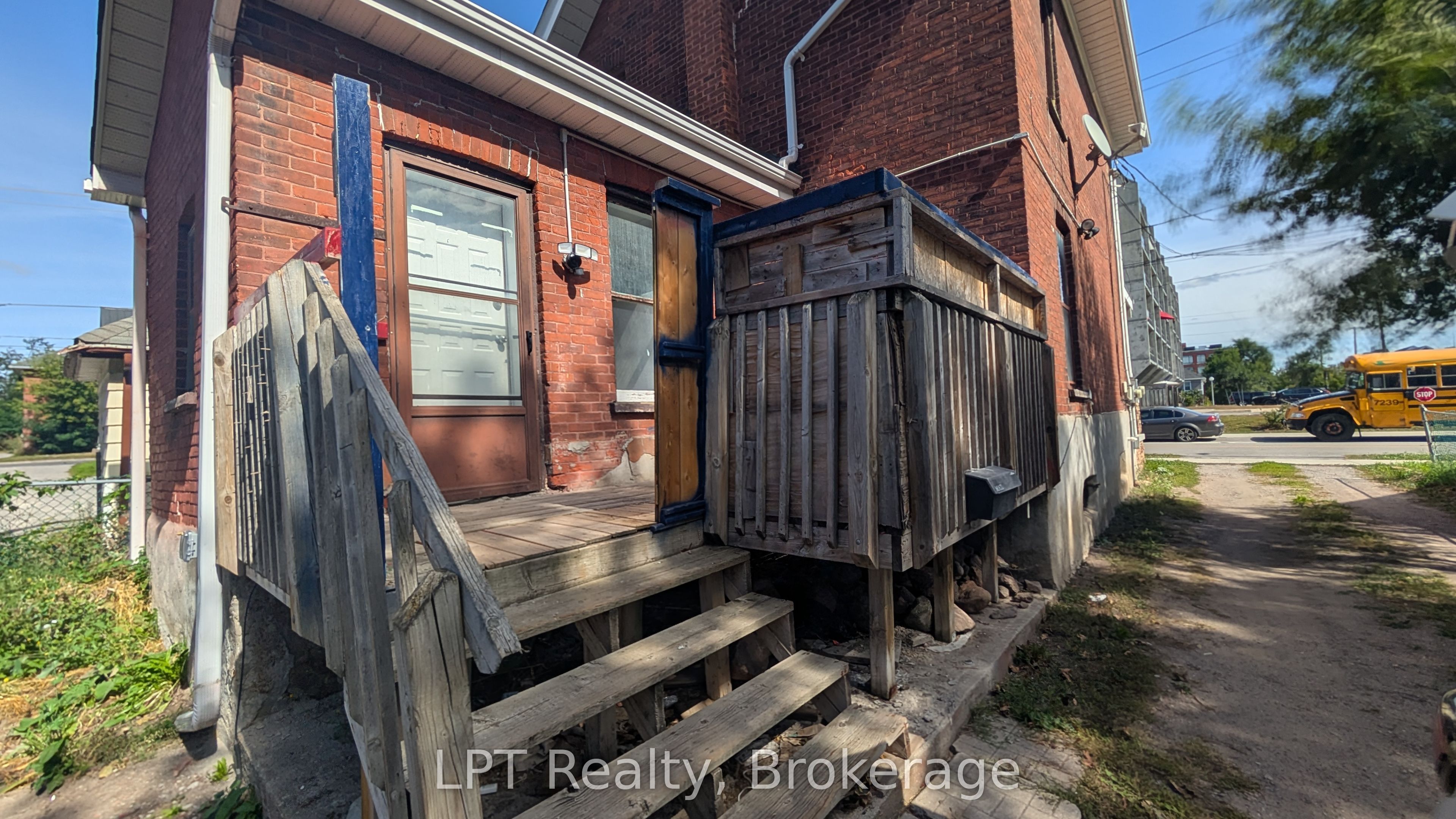 265 Bethune Street Property Photo 19