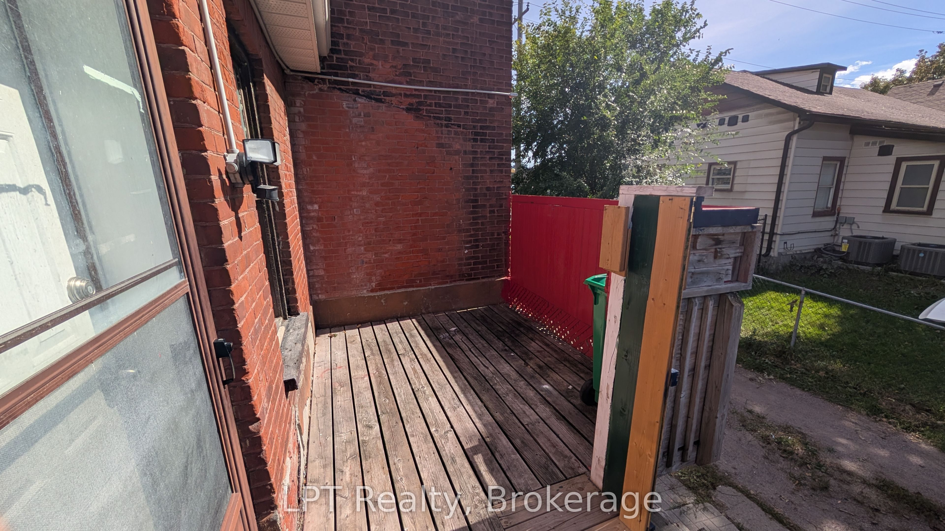 265 Bethune Street Property Photo 20