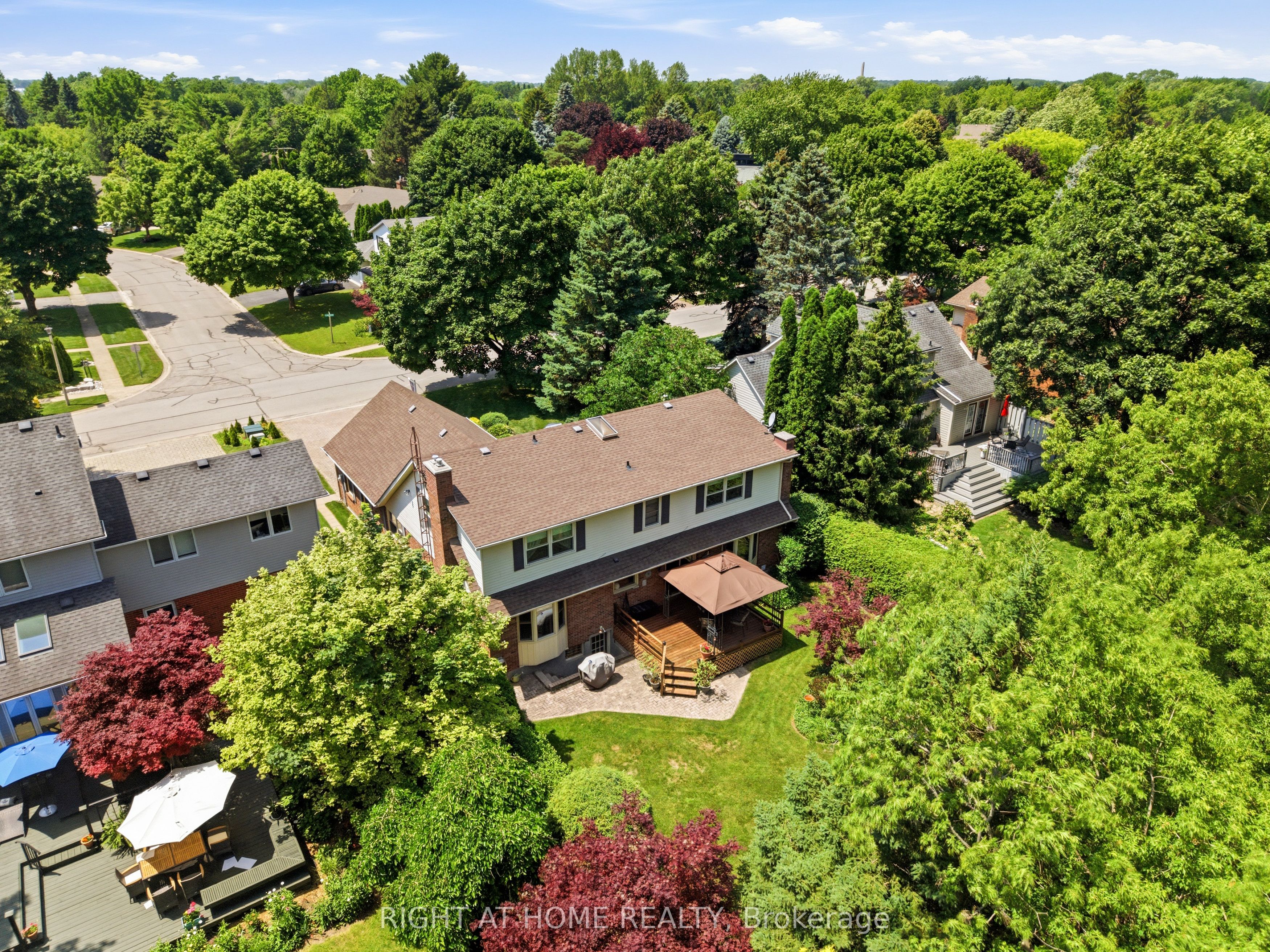 15 The Promenade Property Photo 2