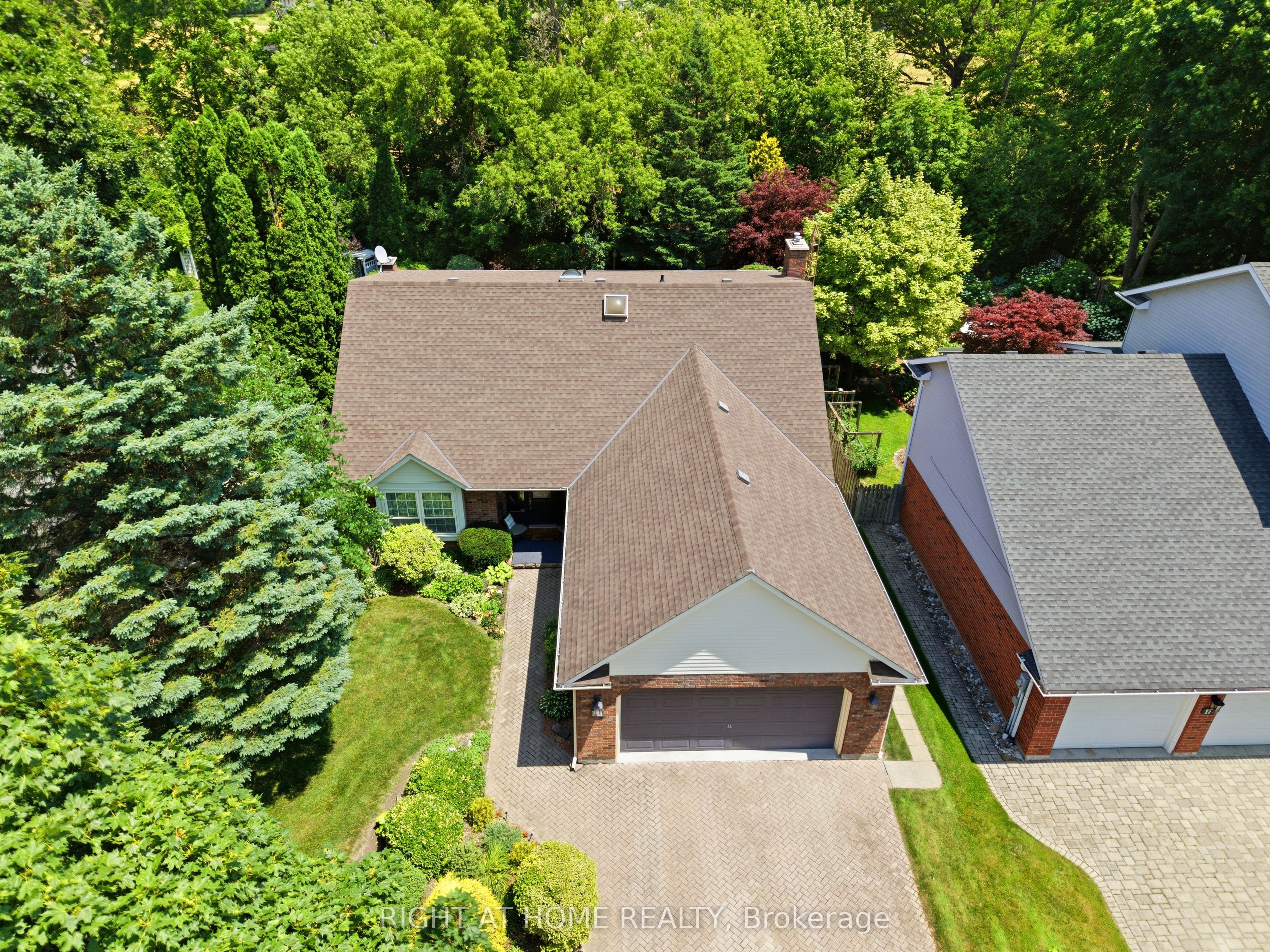 15 The Promenade Property Photo 3