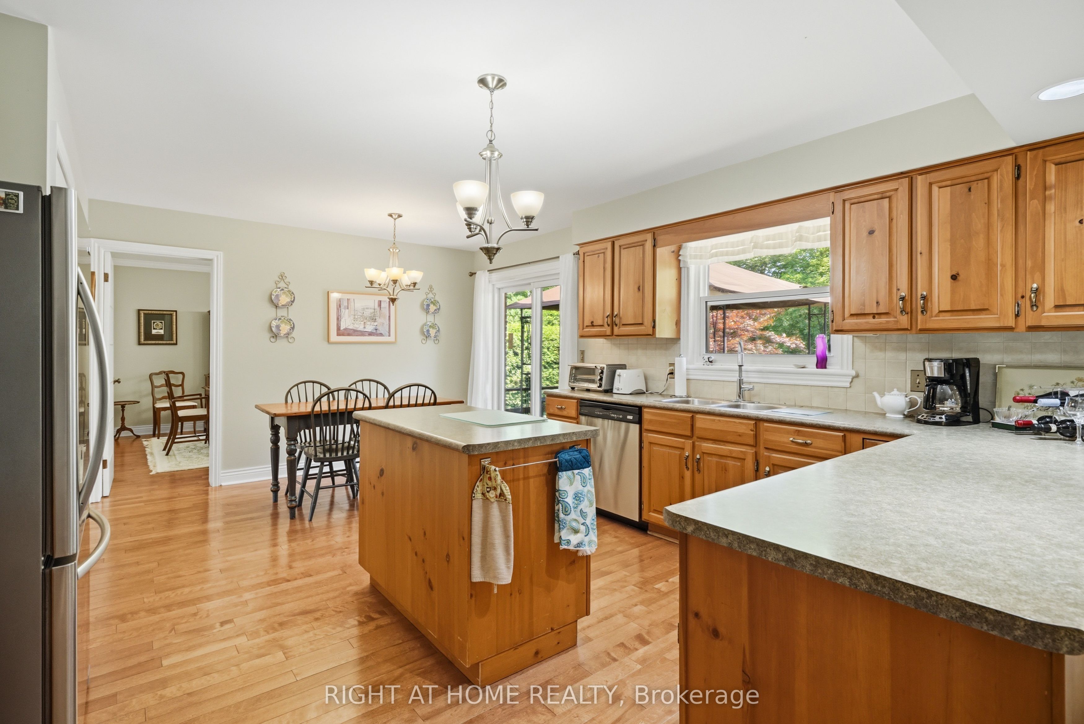 15 The Promenade Property Photo 17