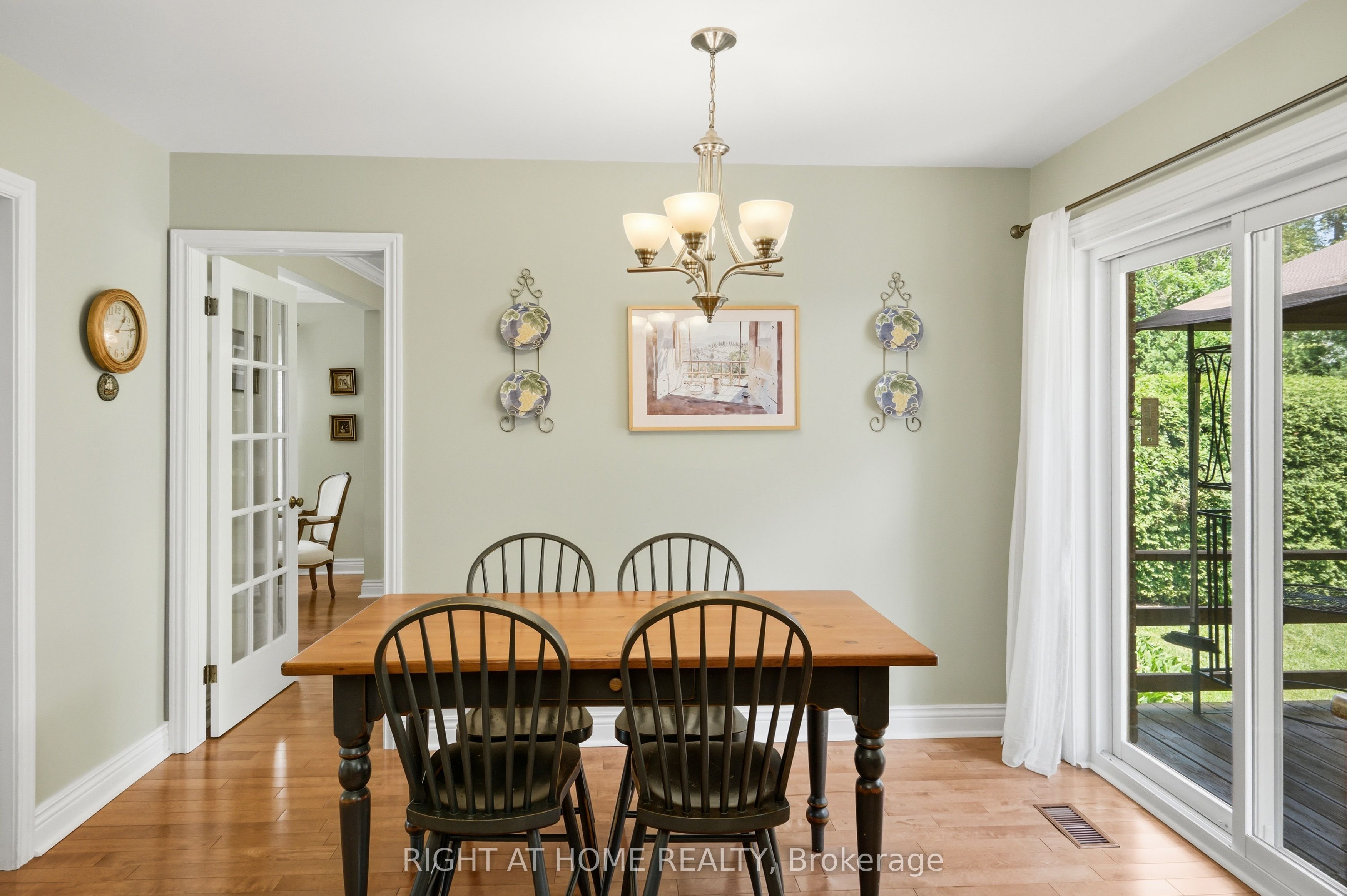 15 The Promenade Property Photo 21