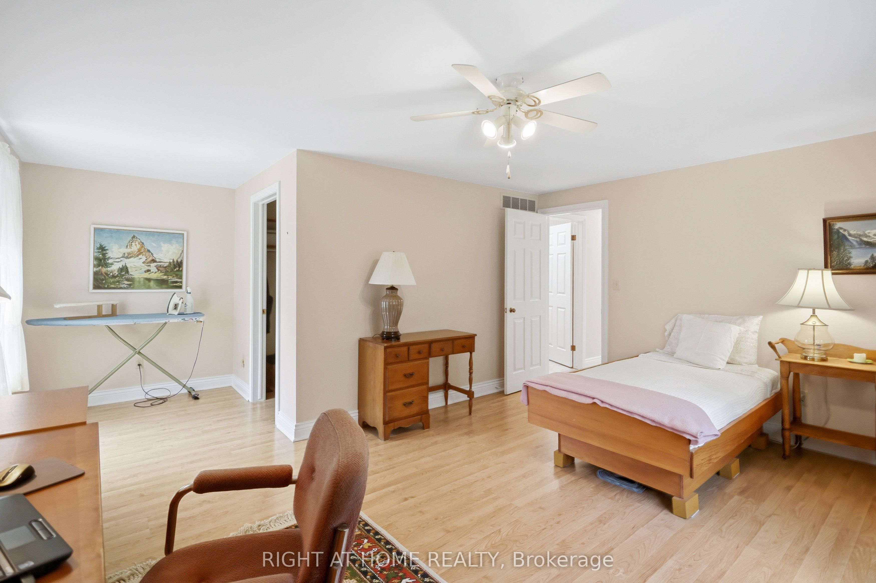 15 The Promenade Property Photo 30