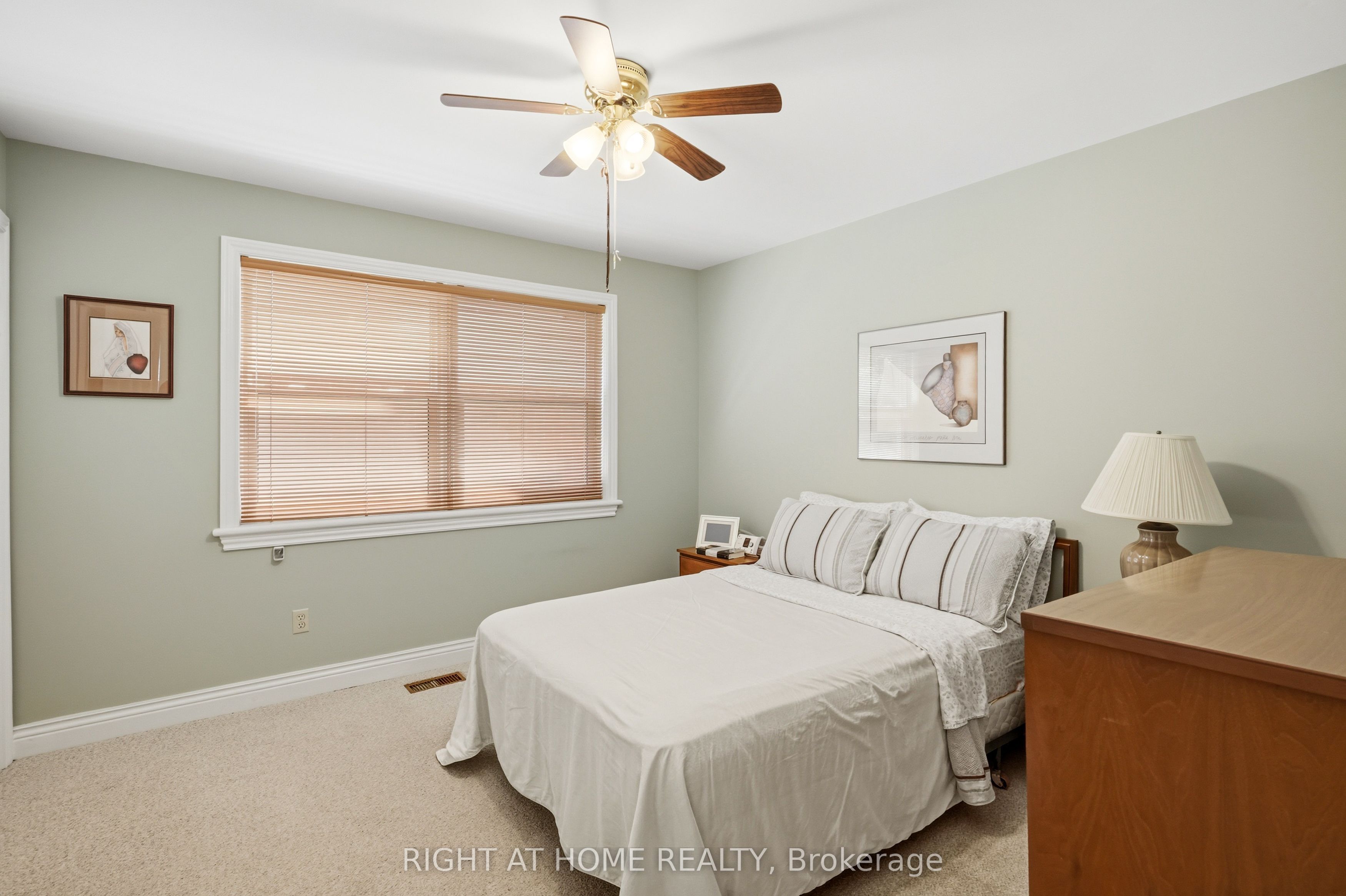 15 The Promenade Property Photo 31