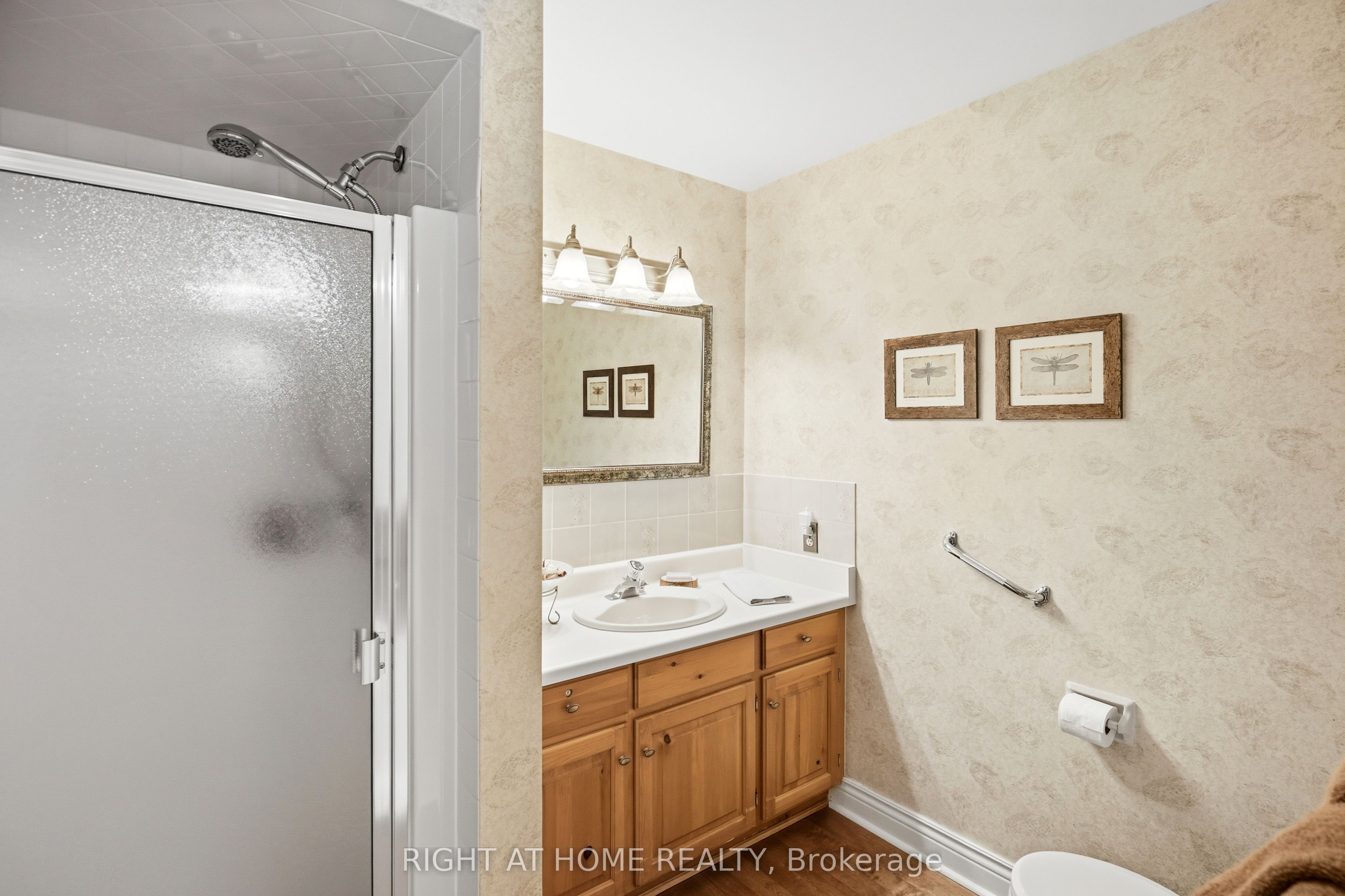 15 The Promenade Property Photo 32
