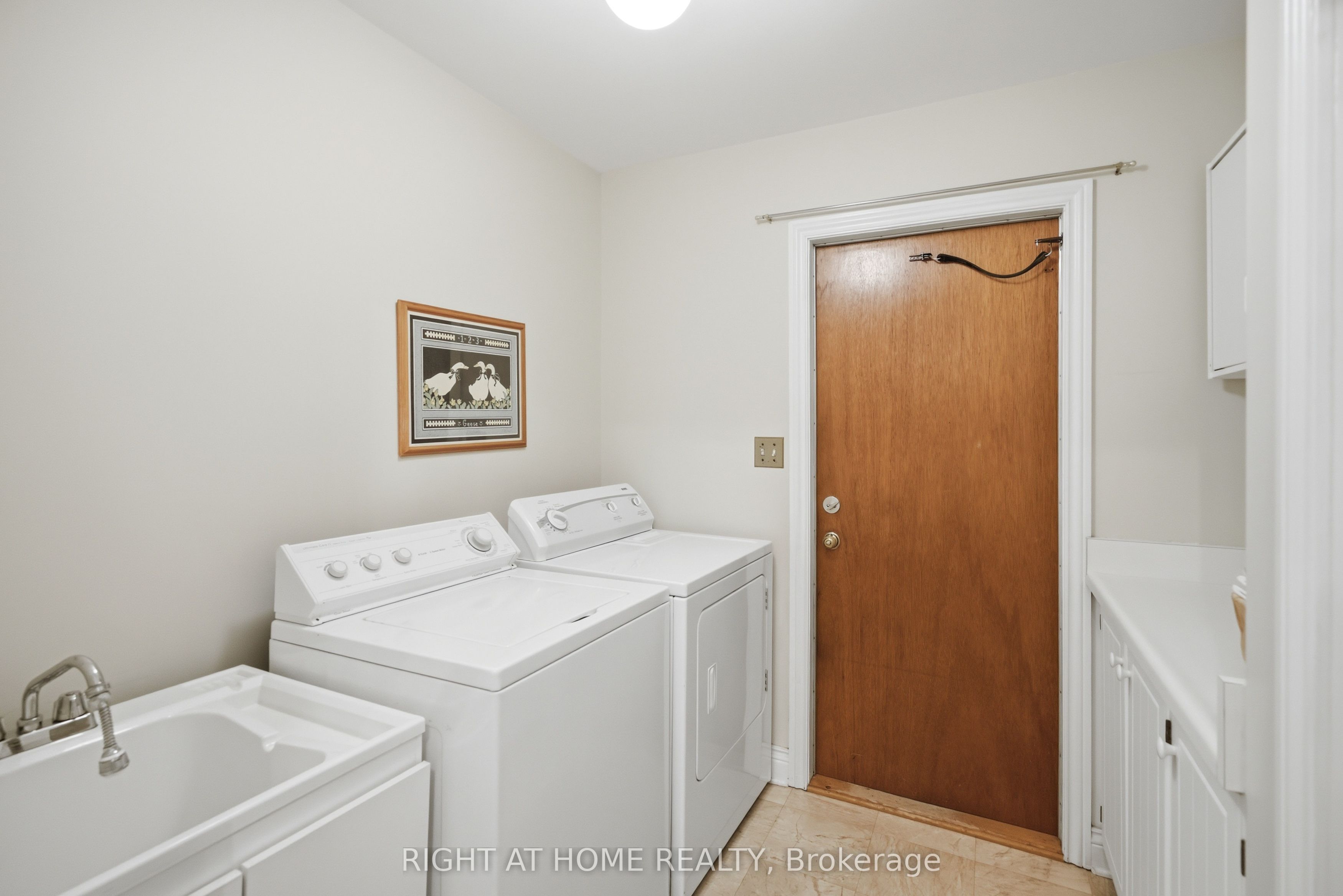 15 The Promenade Property Photo 34