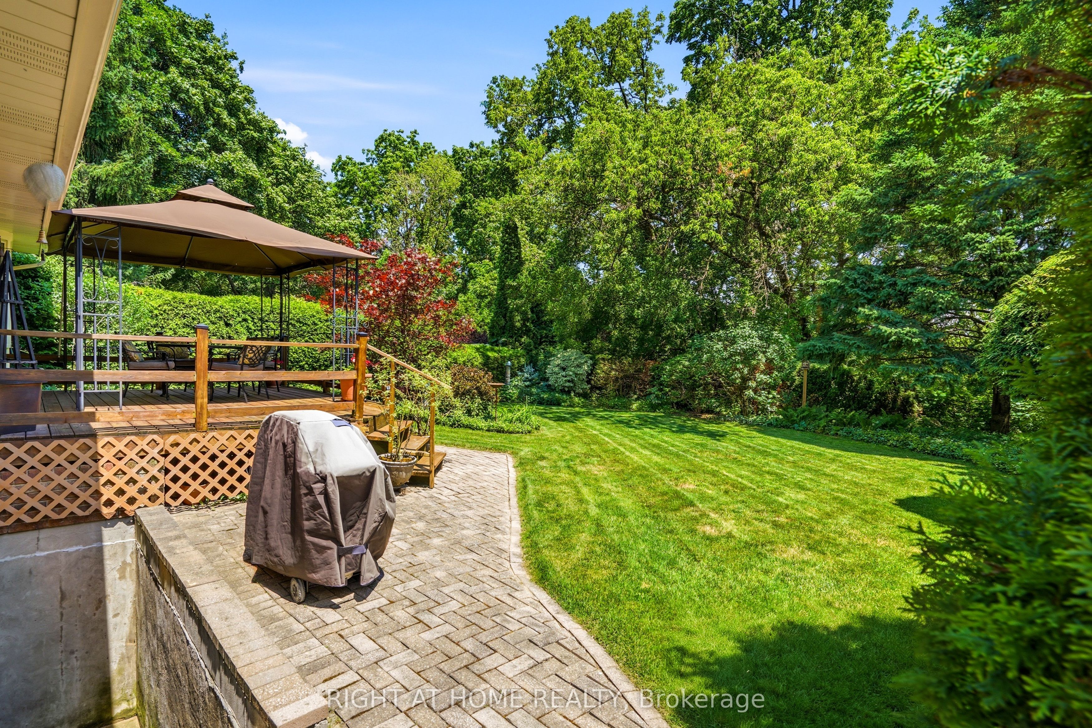 15 The Promenade Property Photo 38