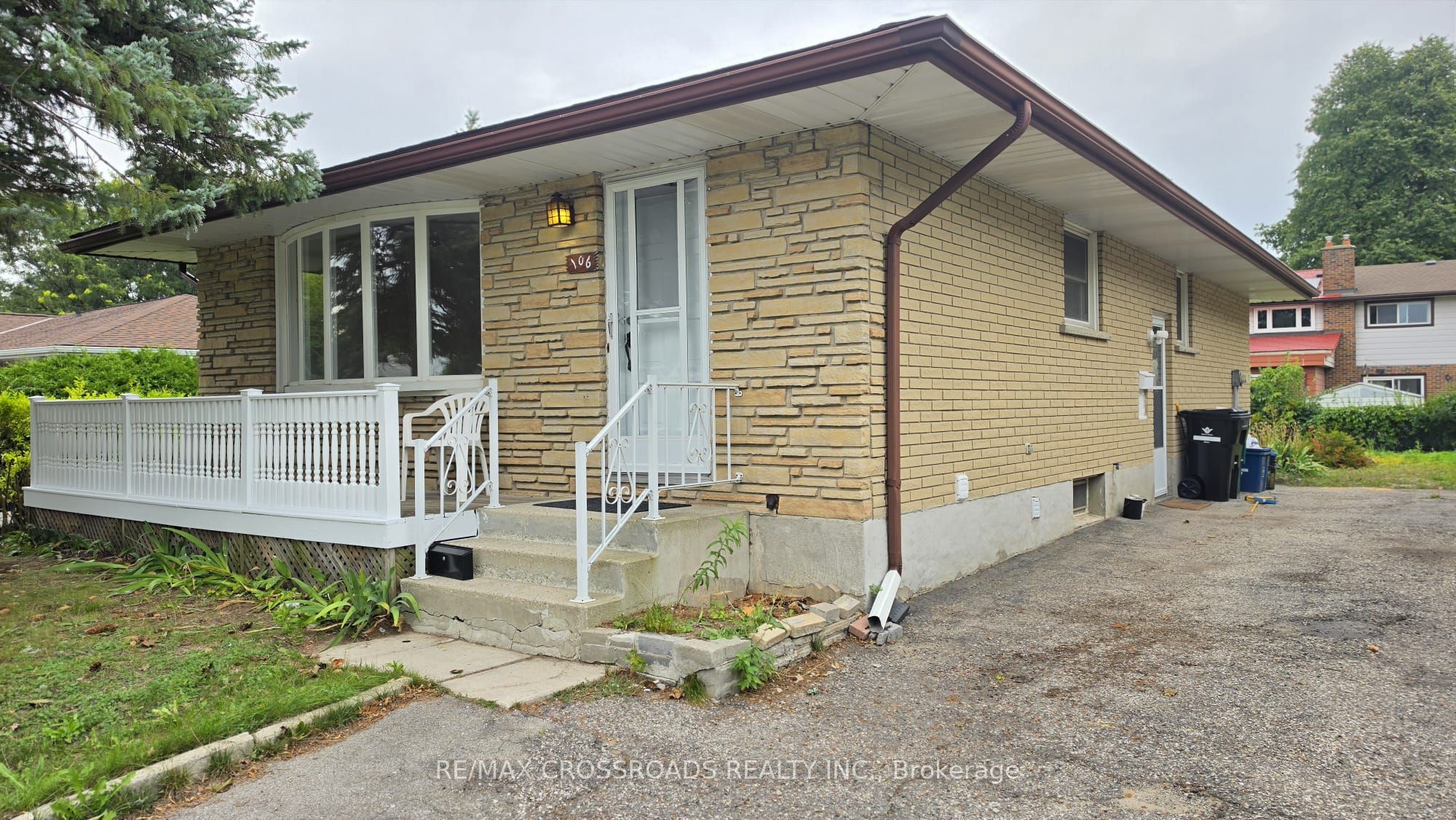 106 Kimberly Crescent Property Photo 1