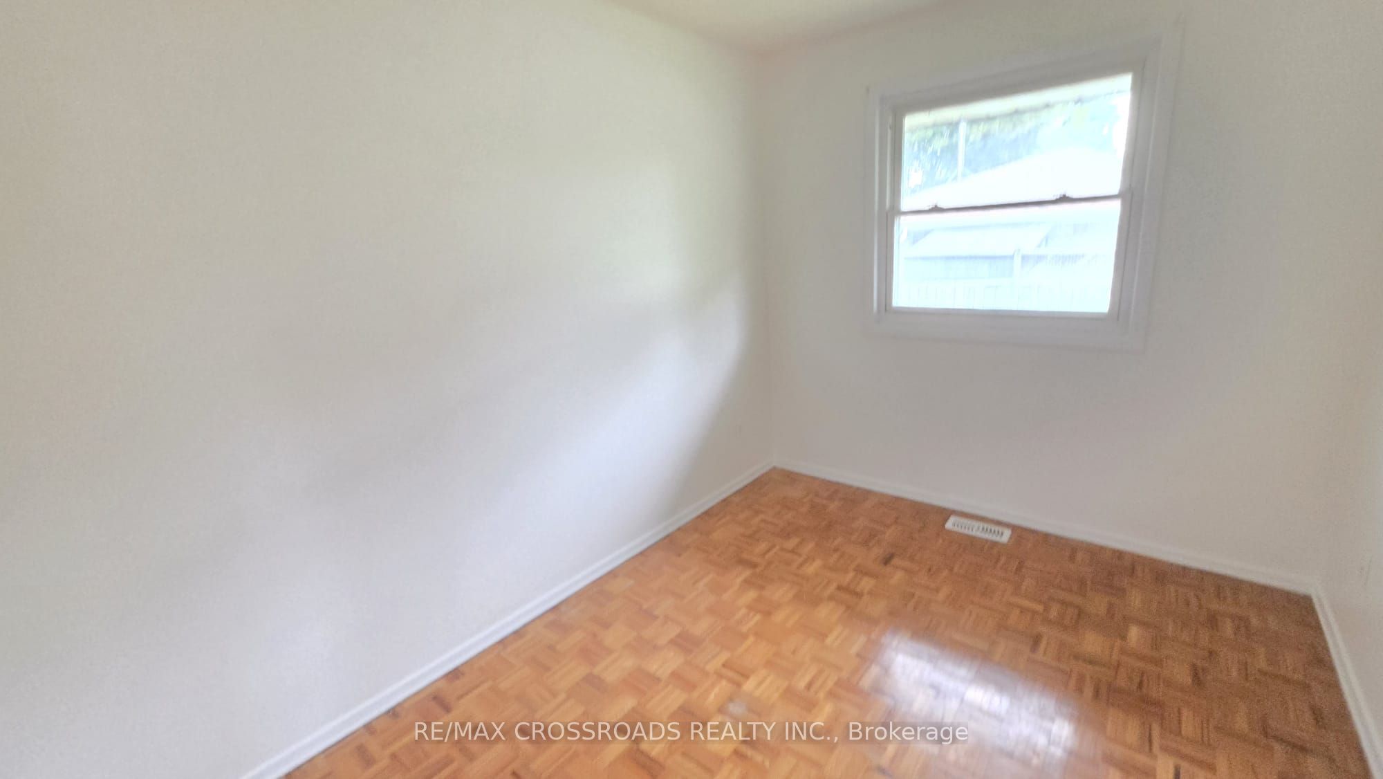 106 Kimberly Crescent Property Photo 7