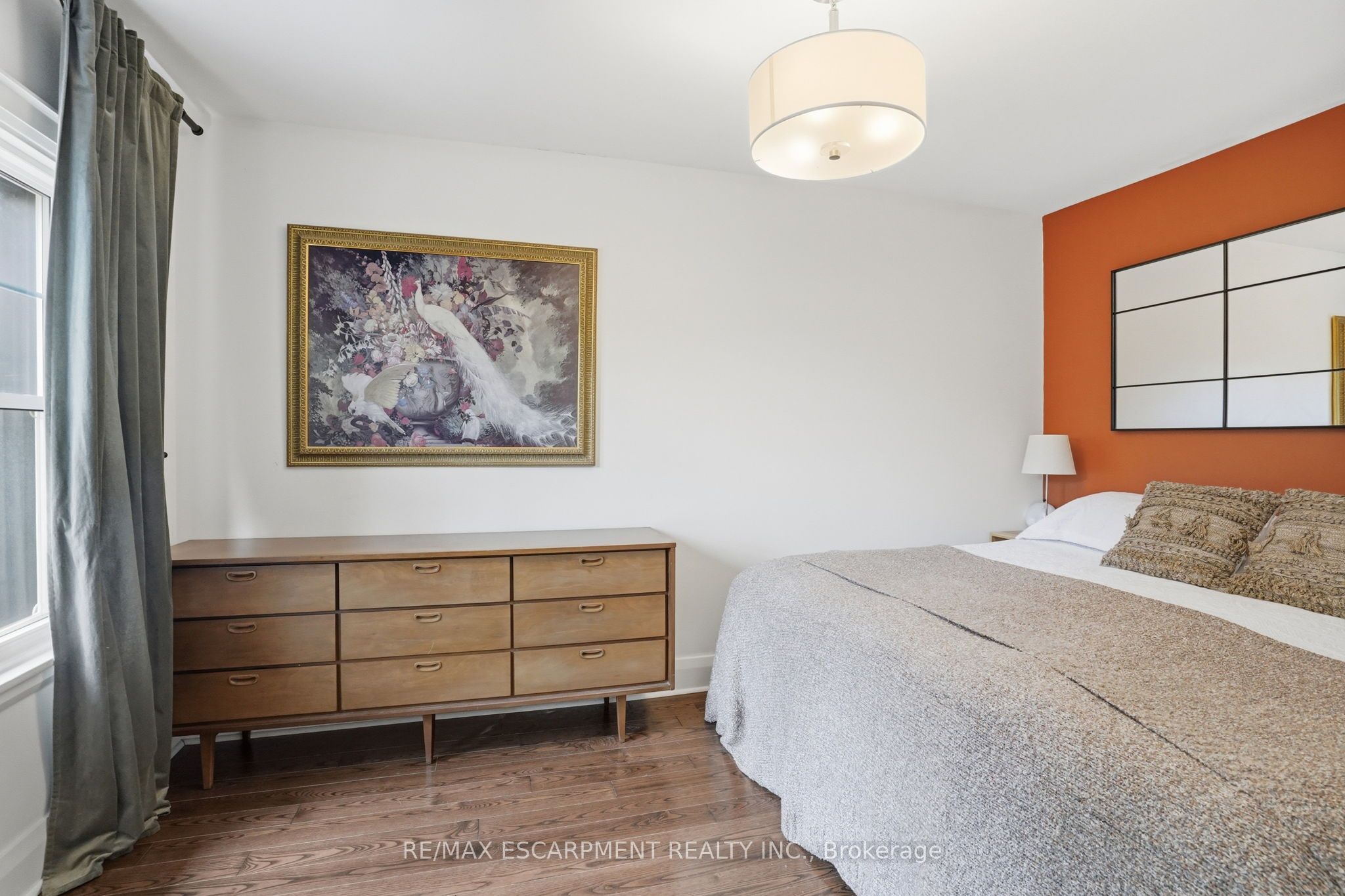17 Tuxedo Avenue S Property Photo 34