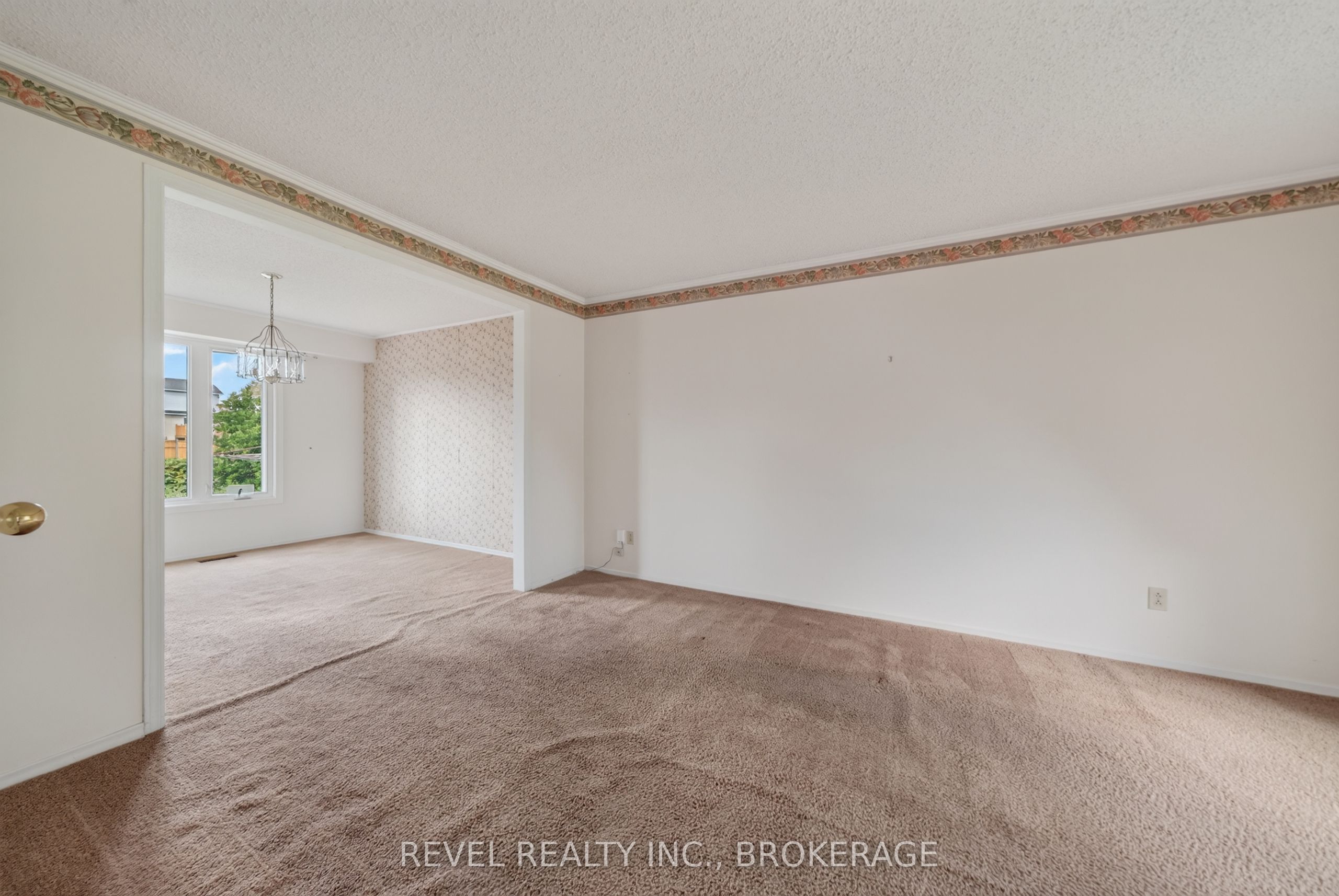126 Grenadier Drive Property Photo 6