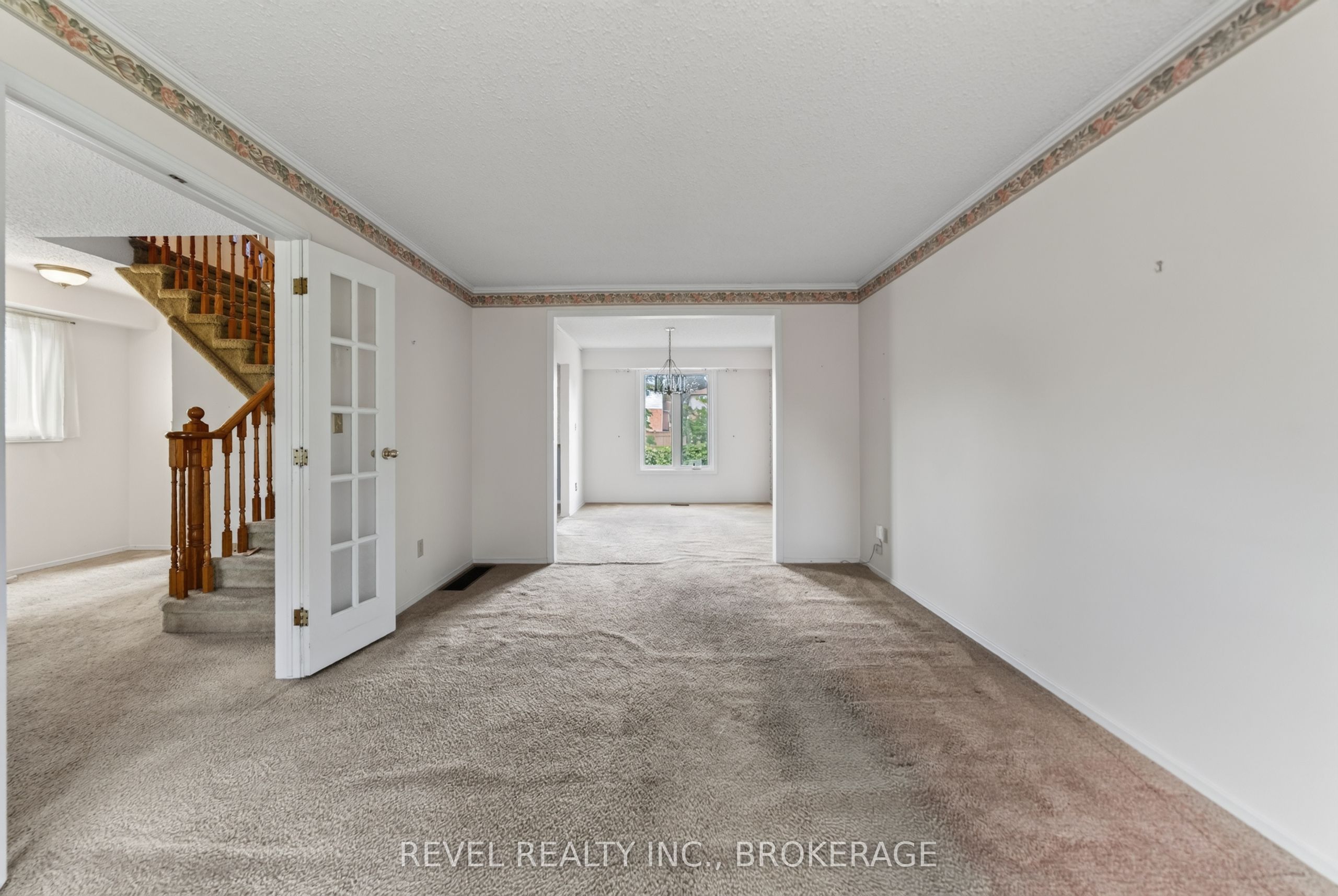 126 Grenadier Drive Property Photo 9
