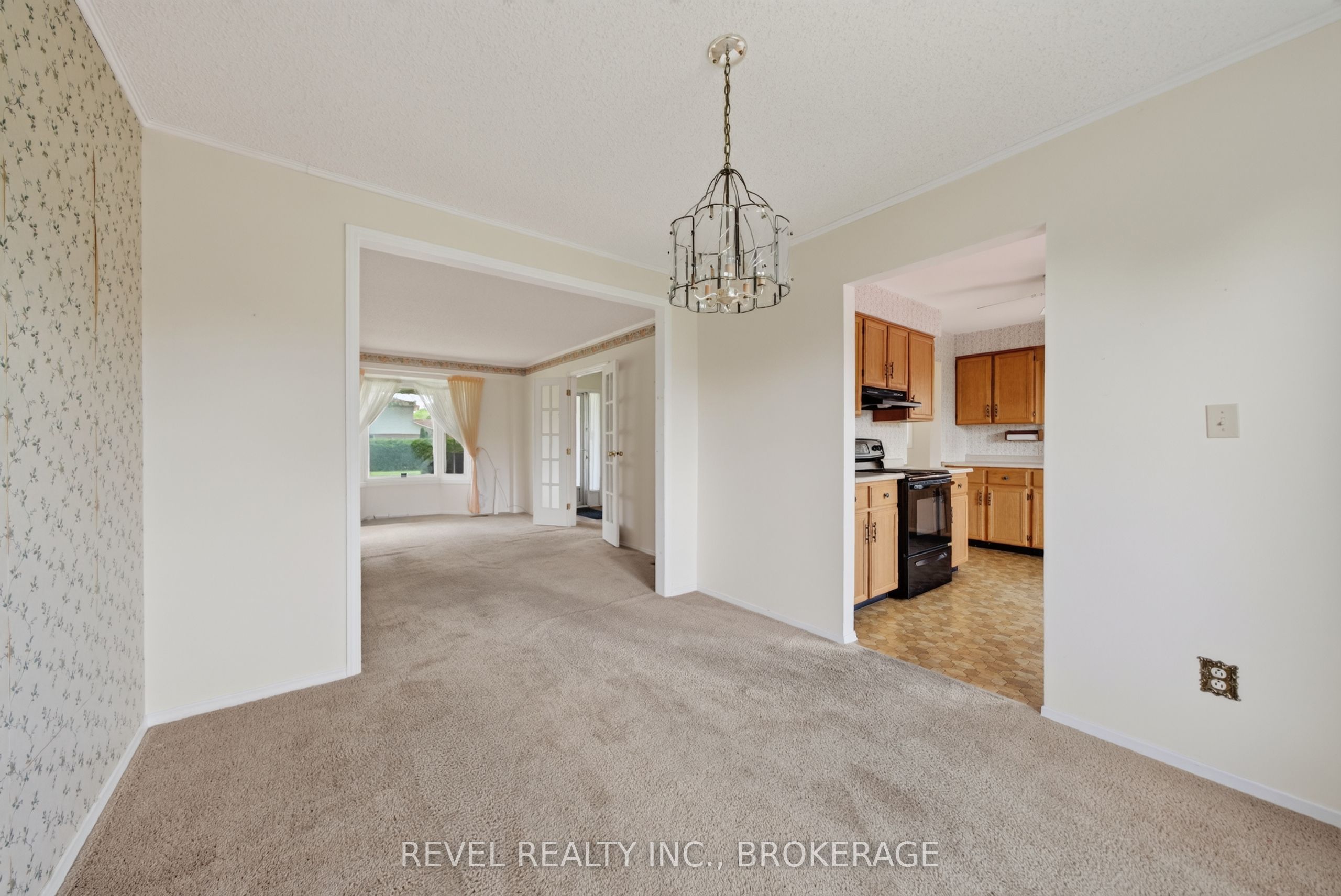 126 Grenadier Drive Property Photo 11