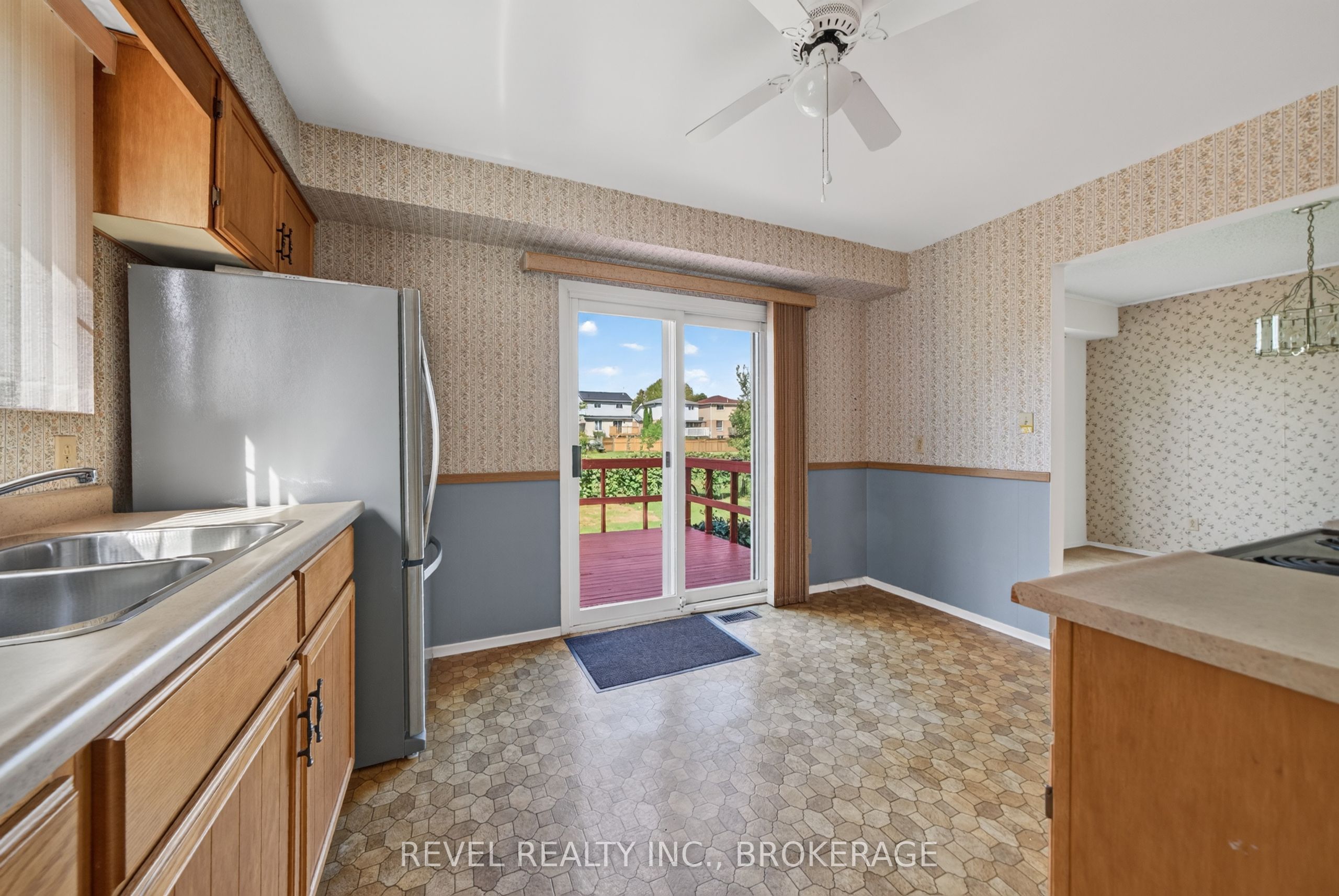 126 Grenadier Drive Property Photo 16