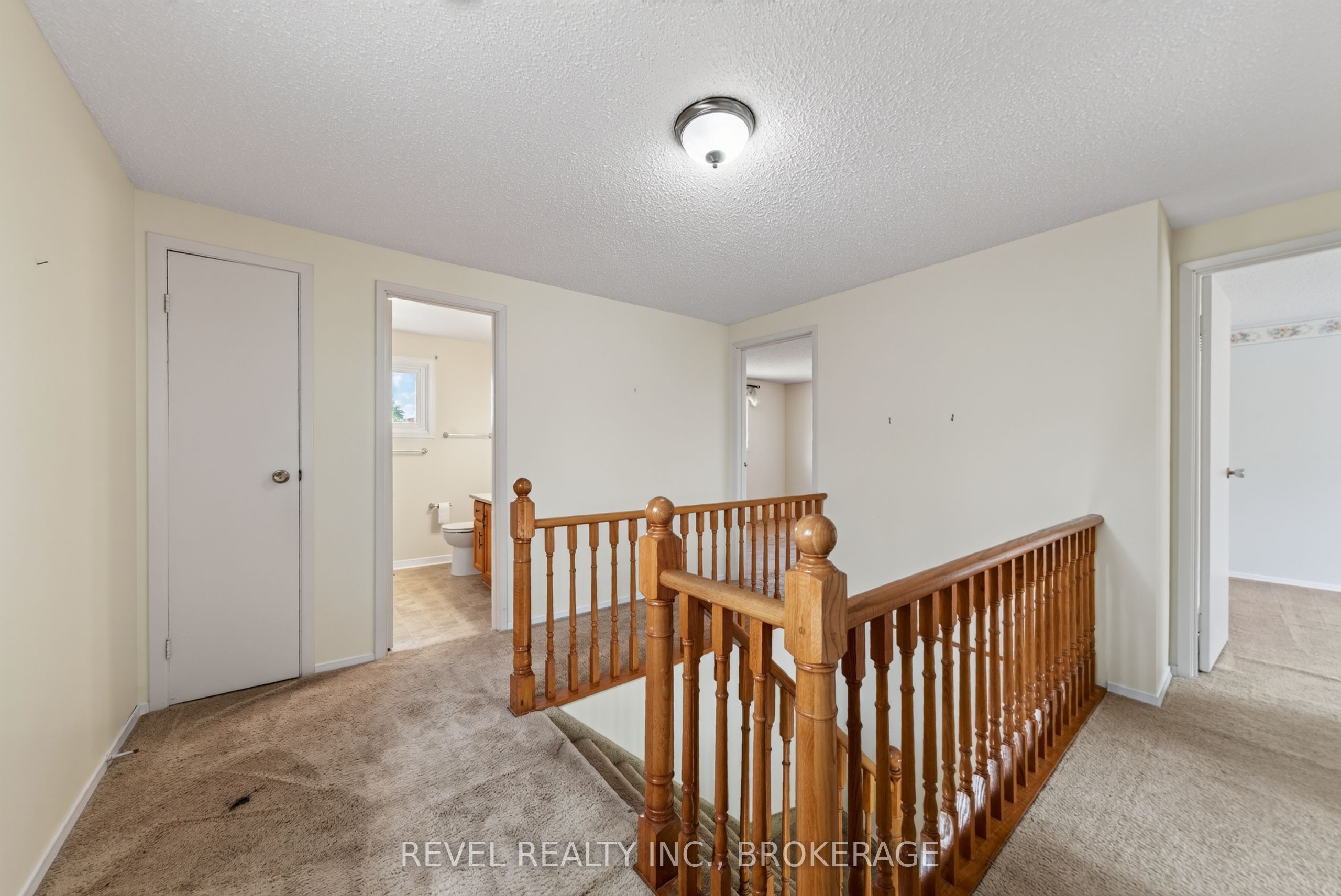 126 Grenadier Drive Property Photo 18