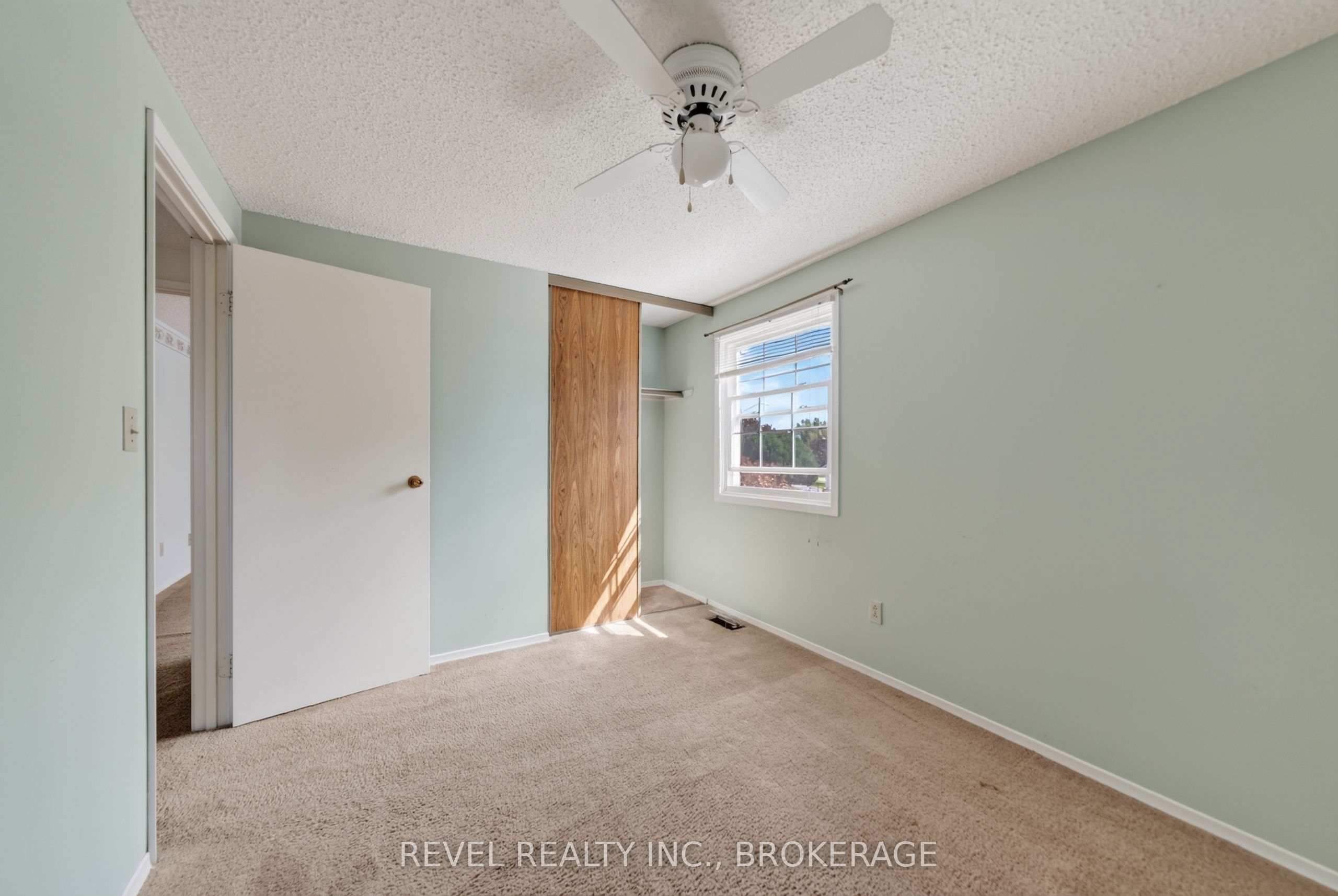 126 Grenadier Drive Property Photo 25
