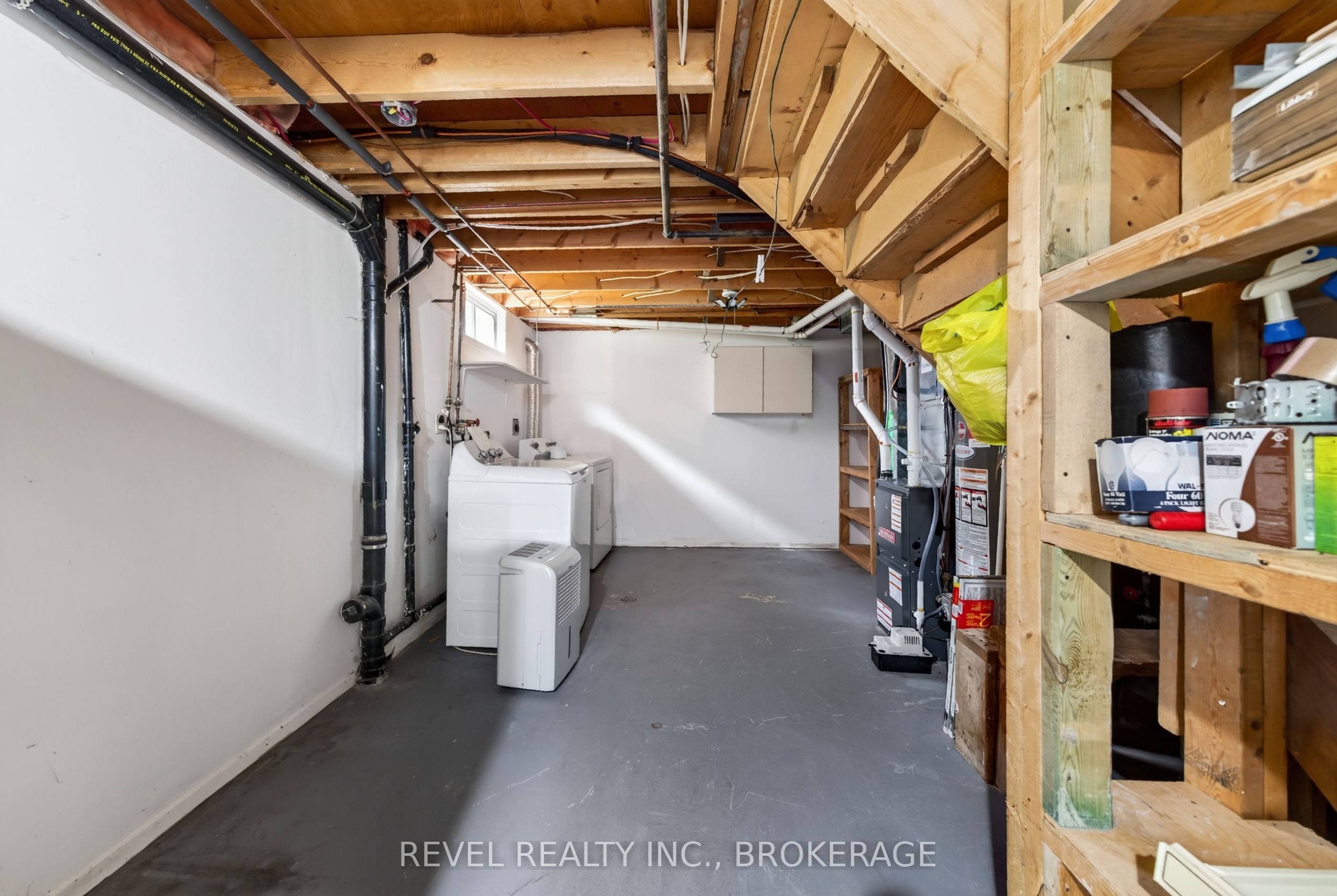 126 Grenadier Drive Property Photo 33