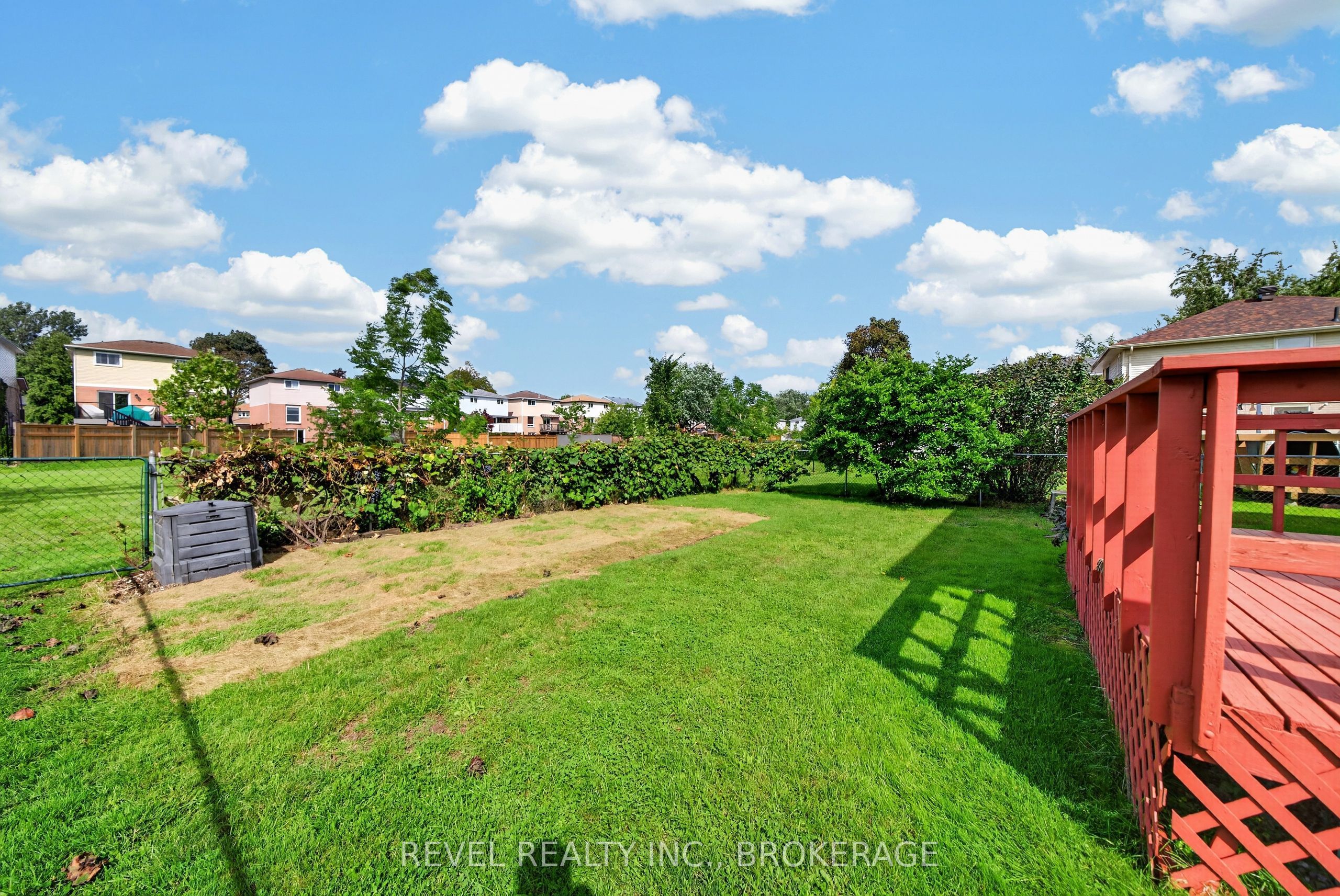 126 Grenadier Drive Property Photo 37