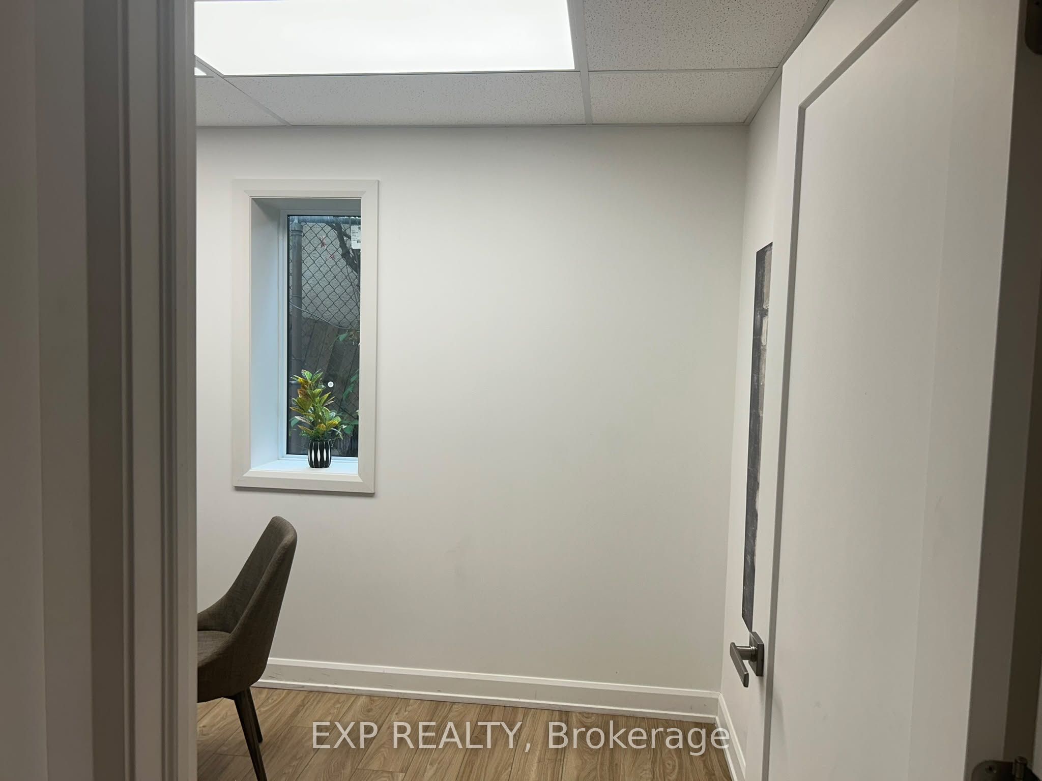 1665 Bank Street Office 3 Property Photo 10