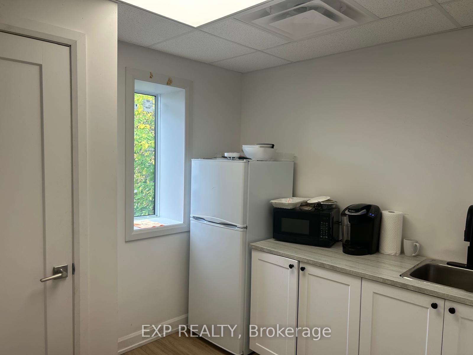 1665 Bank Street Office 3 Property Photo 11